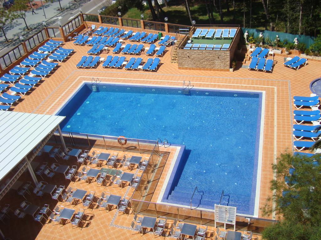 Double or Twin Room Pool View,107352498:JPEG