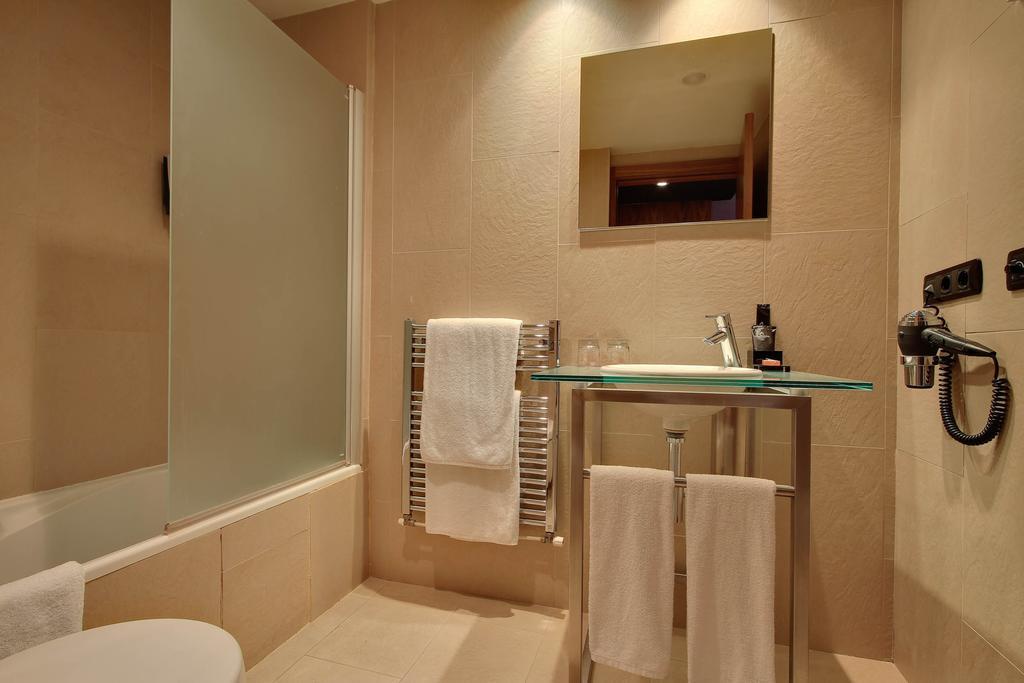 Double or Twin Room,264927633:JPEG