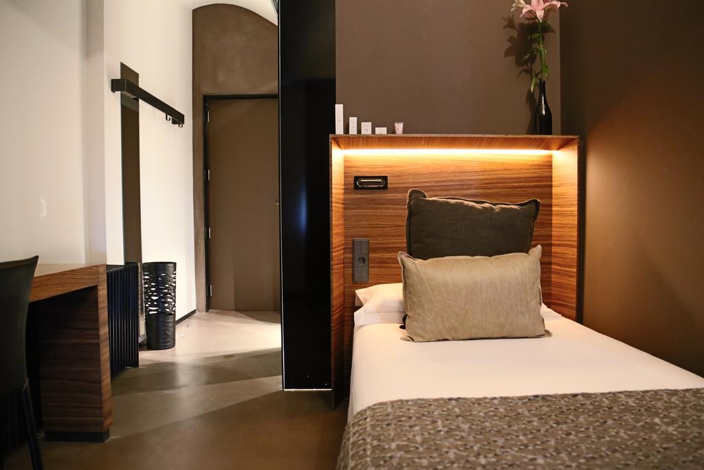 Single Room,1589108826:JPEG