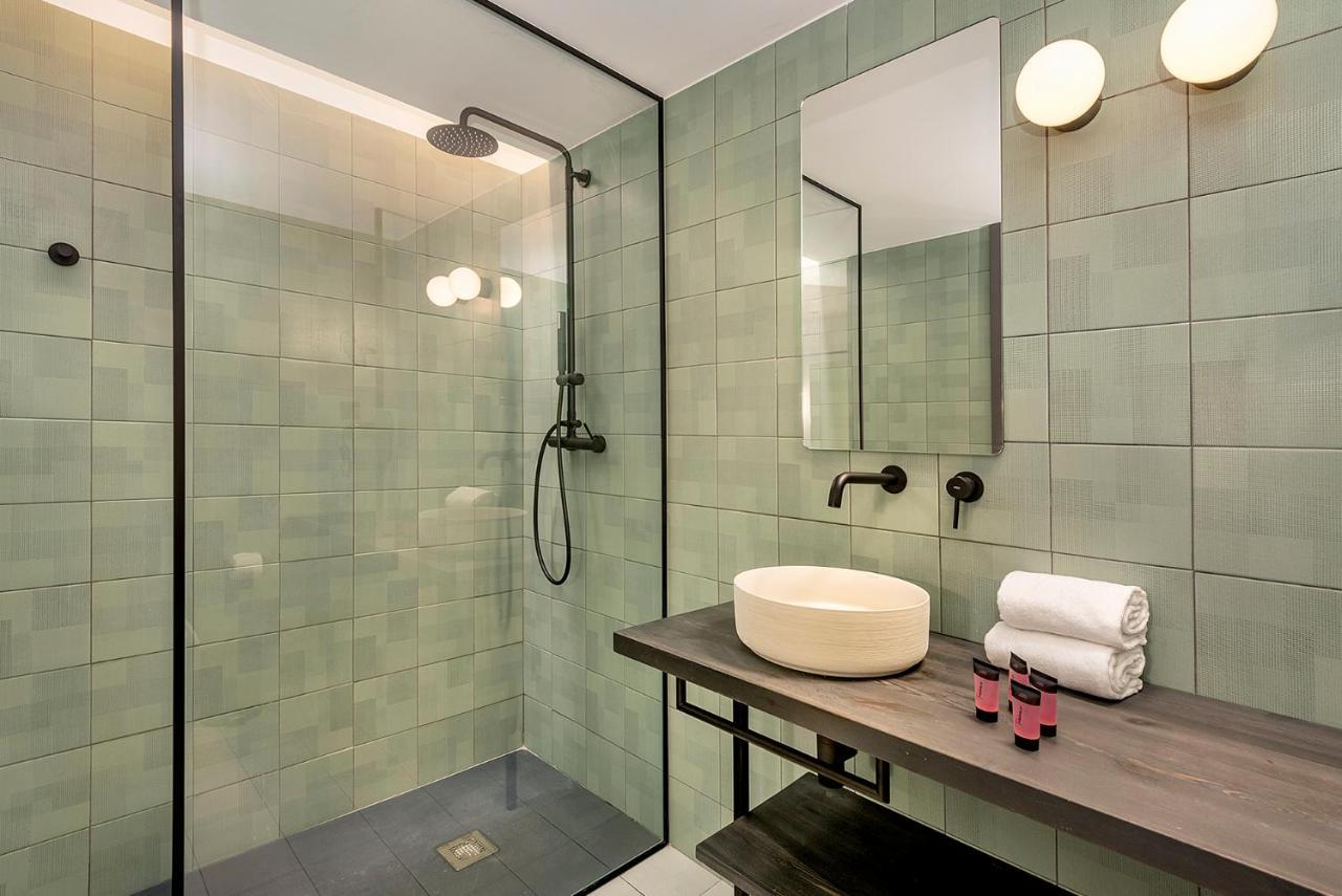 Quadruple Room,1147859407:JPEG