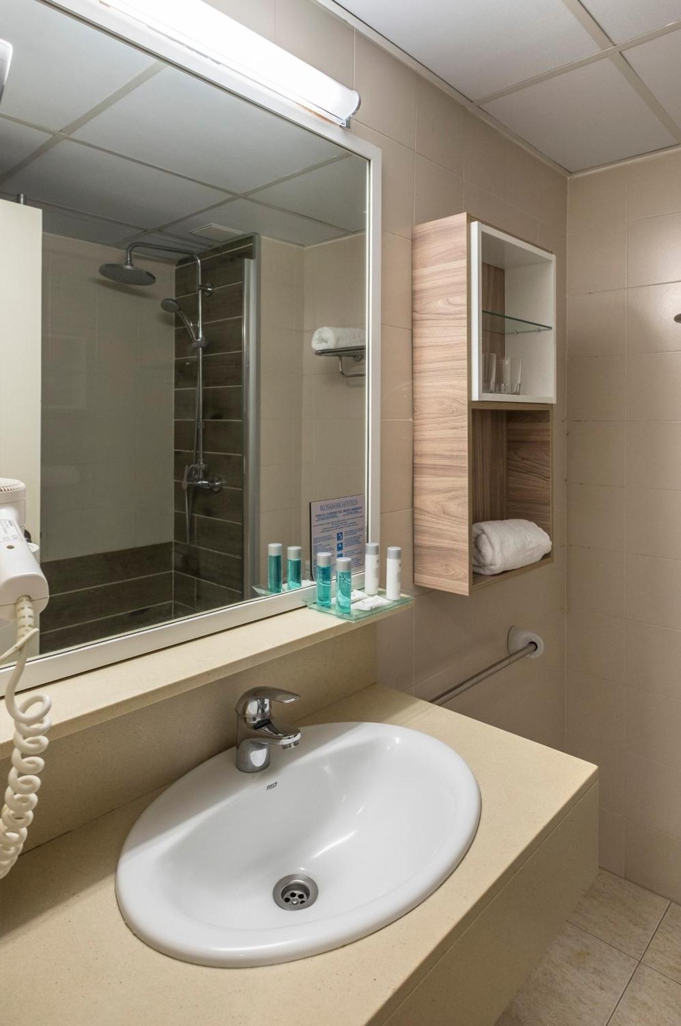 Double Room,1419587859:JPEG