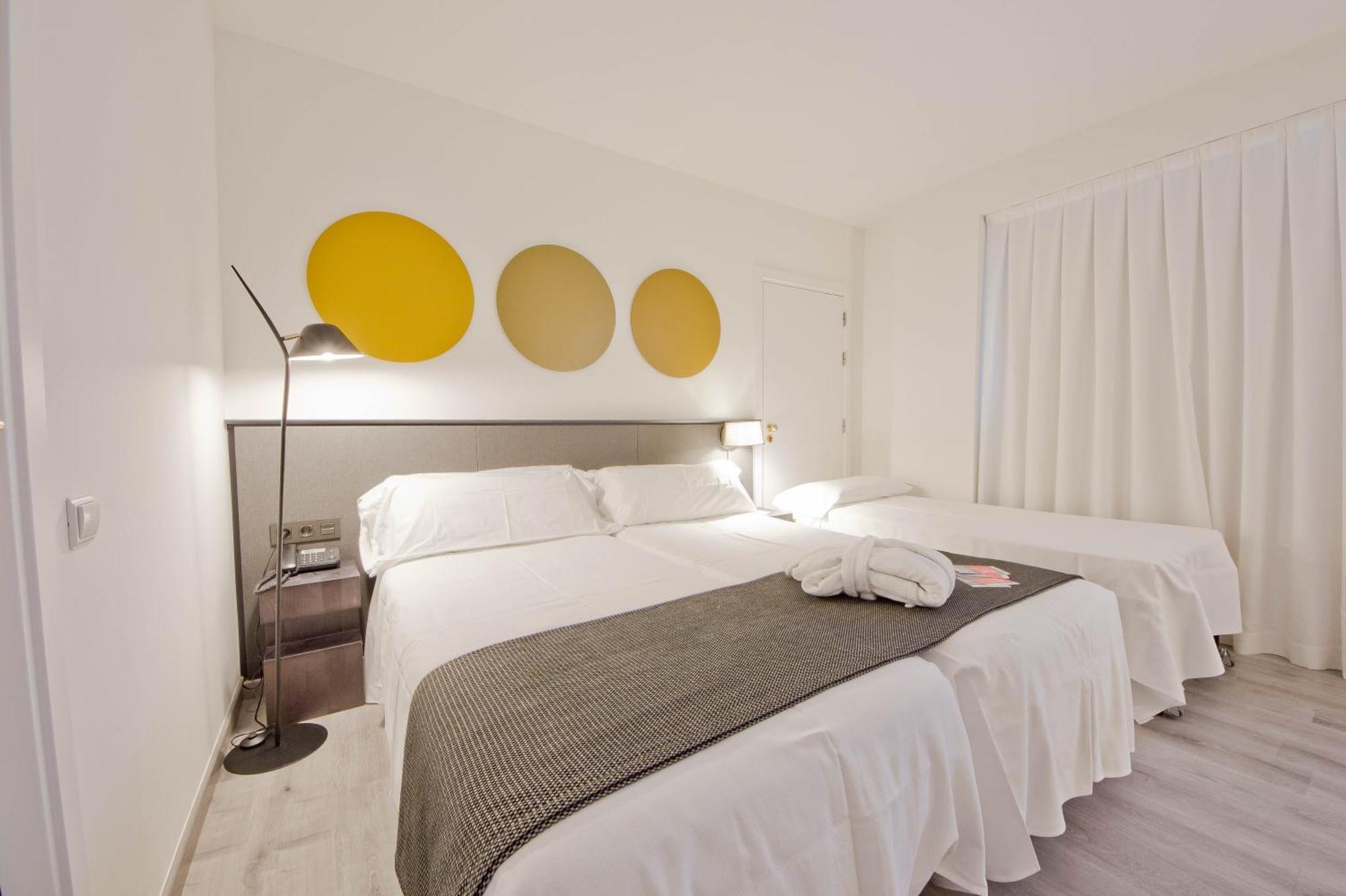 Triple Room,1273142083:JPEG