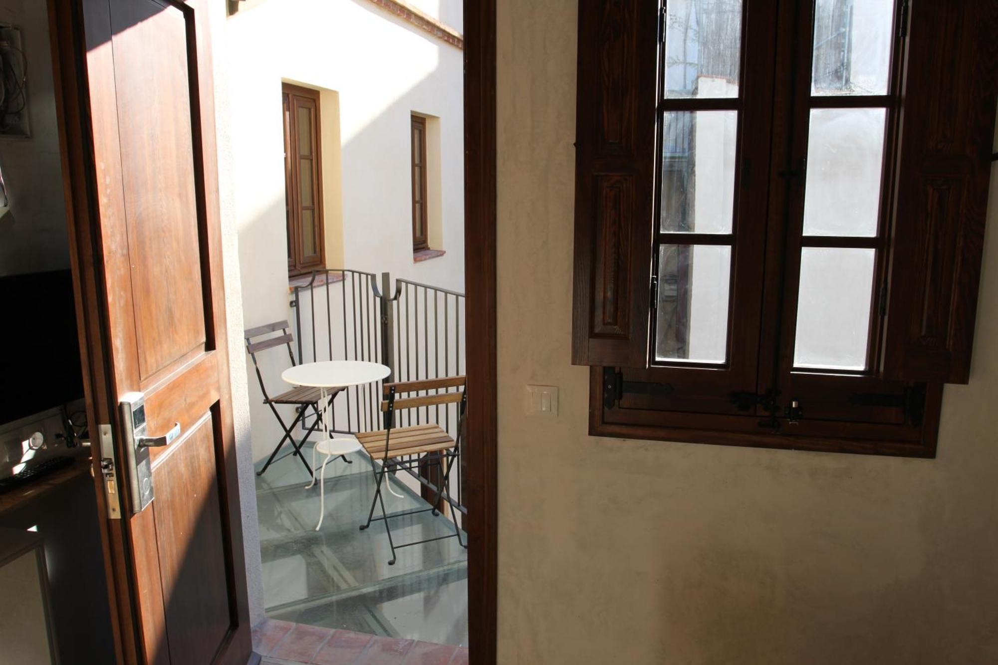 Single Room Balcony,1214662501:JPEG