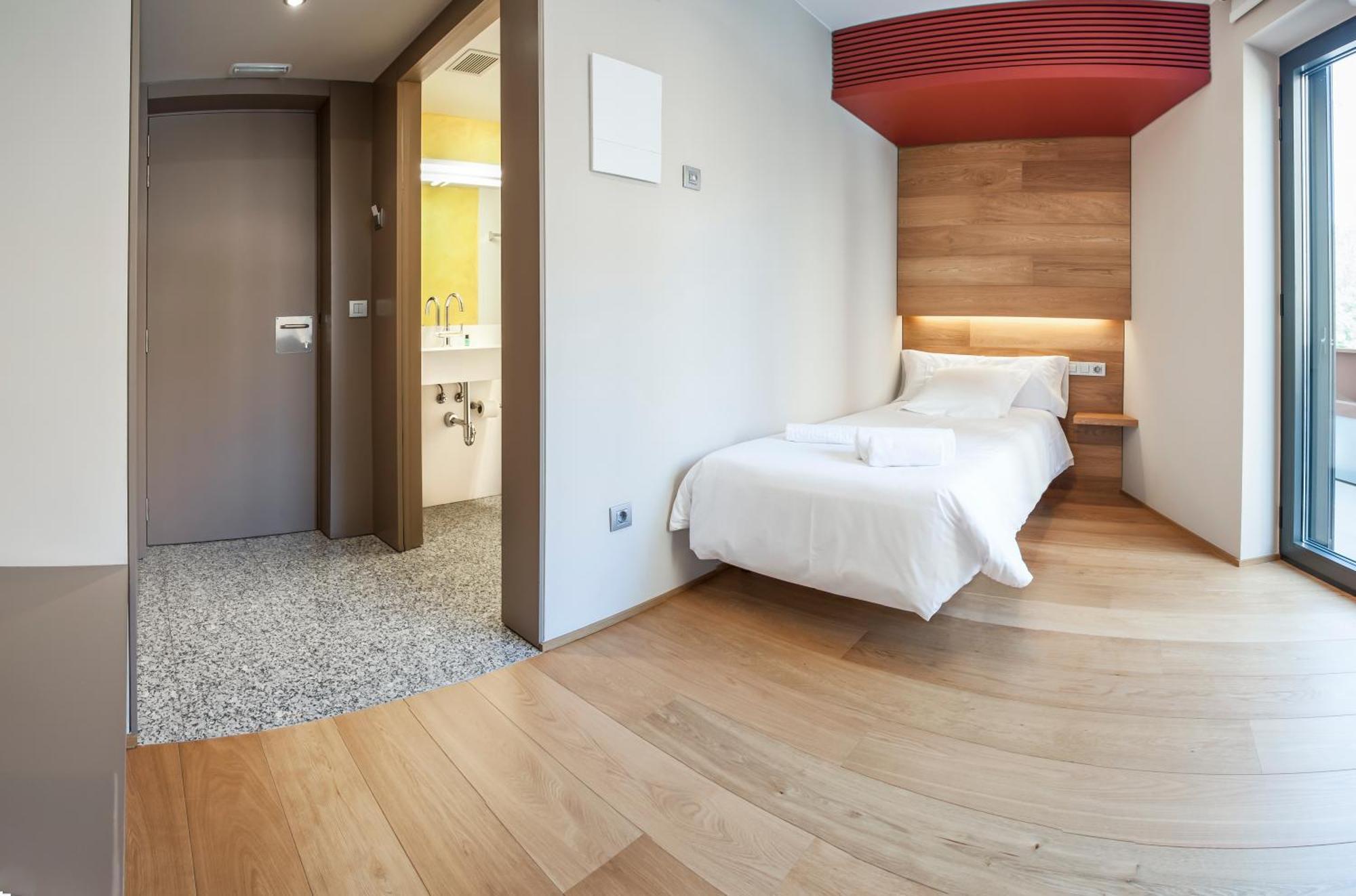 Single Room,1272945895:JPEG