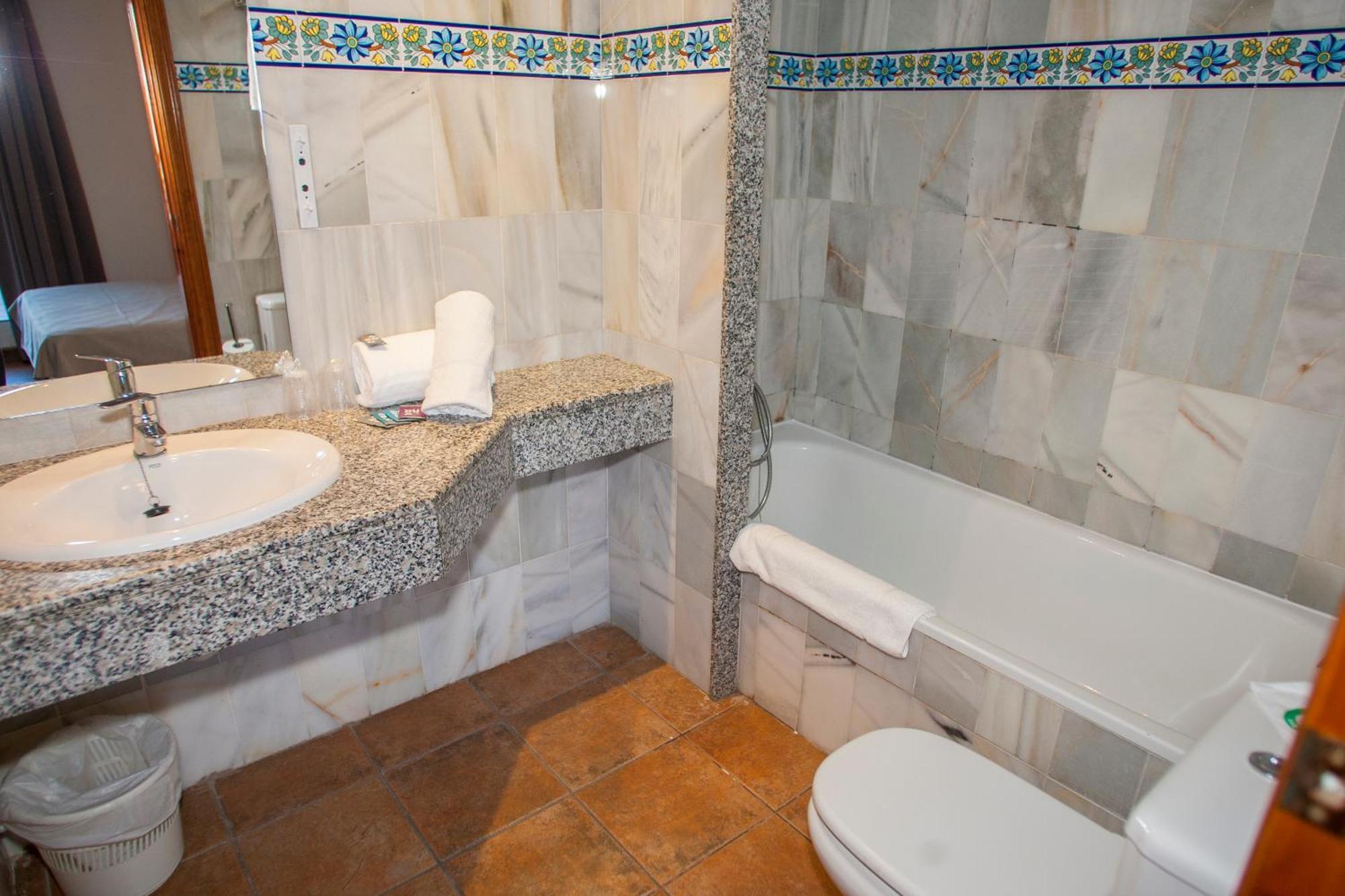 Triple Room (2 Adults + 1 Child),264896809:JPEG