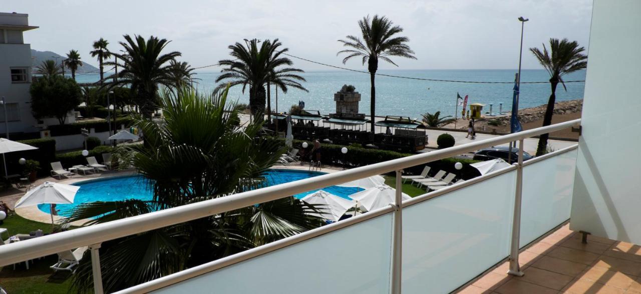 Double or Twin Room Sea View