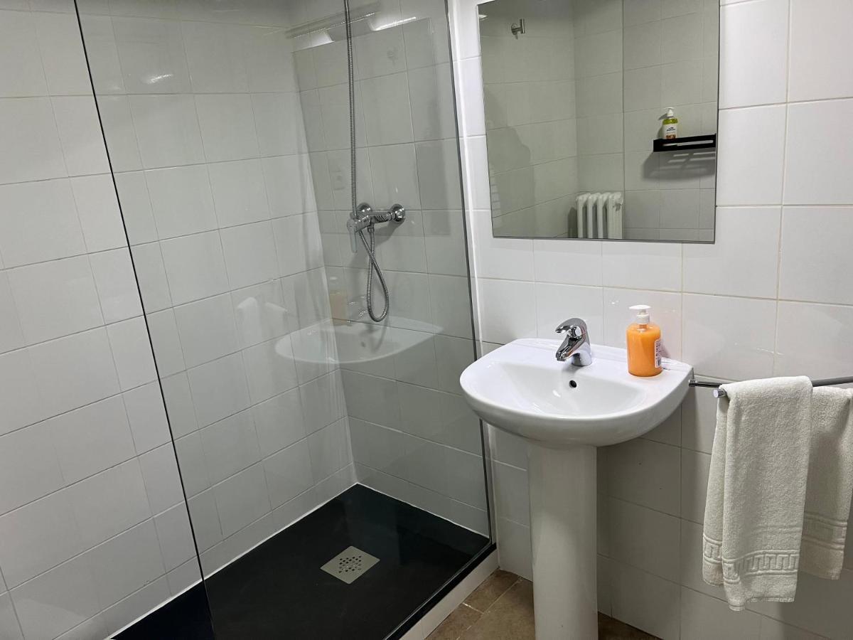 Twin Room Private Bathroom,1418845170:JPEG
