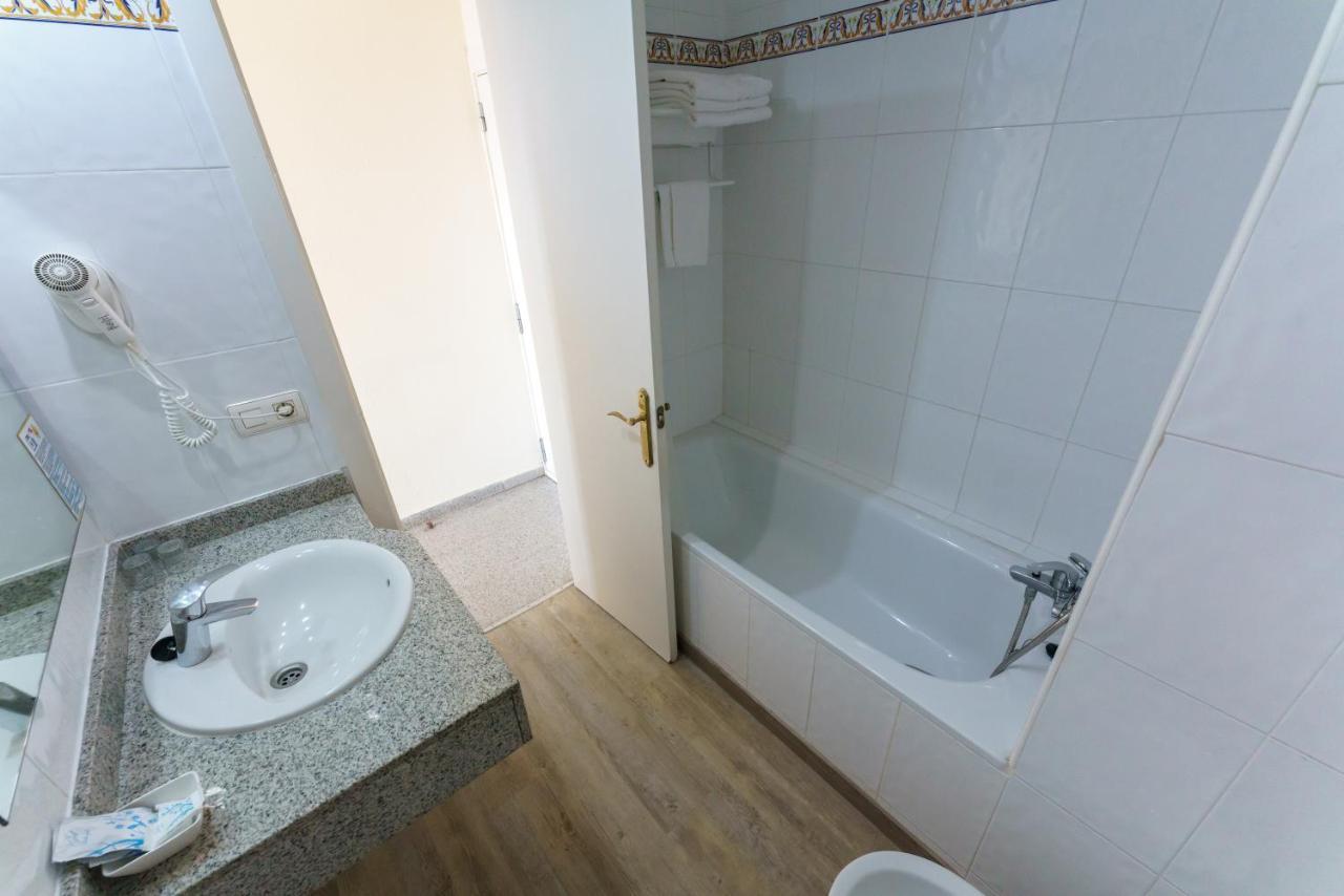 Budget Double Room,1419116226:JPEG