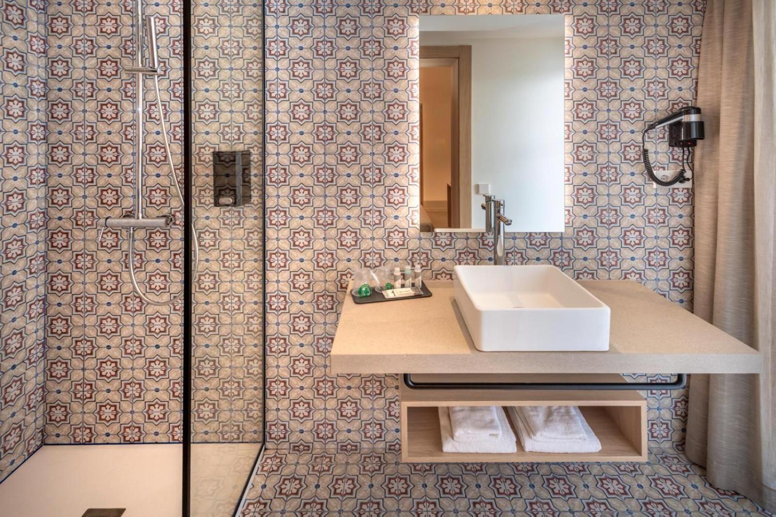 Premium Double Room,1431809287:JPEG