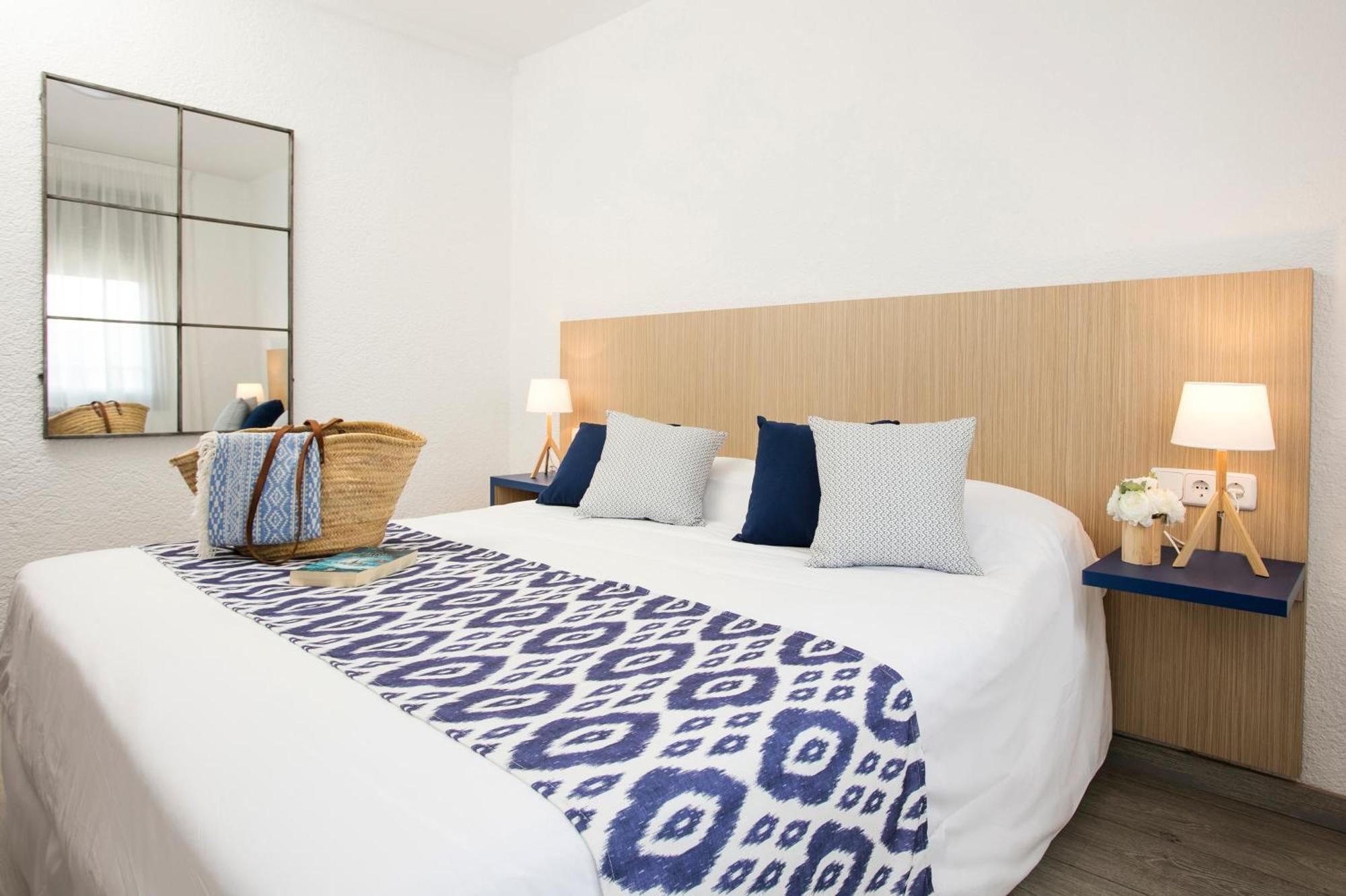 Two-Bedroom Apartment sea view 2-3,1387849883:JPEG