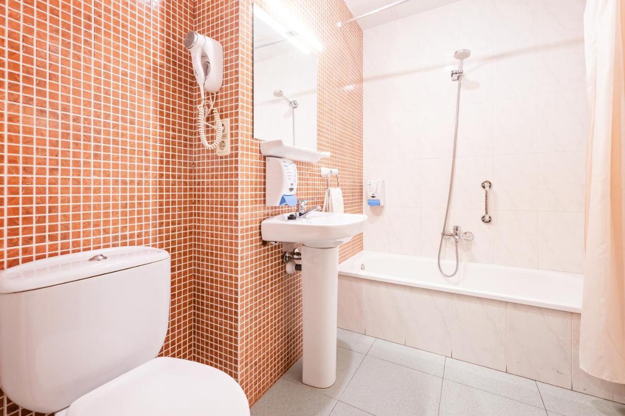 Double bath,1538989231:JPEG