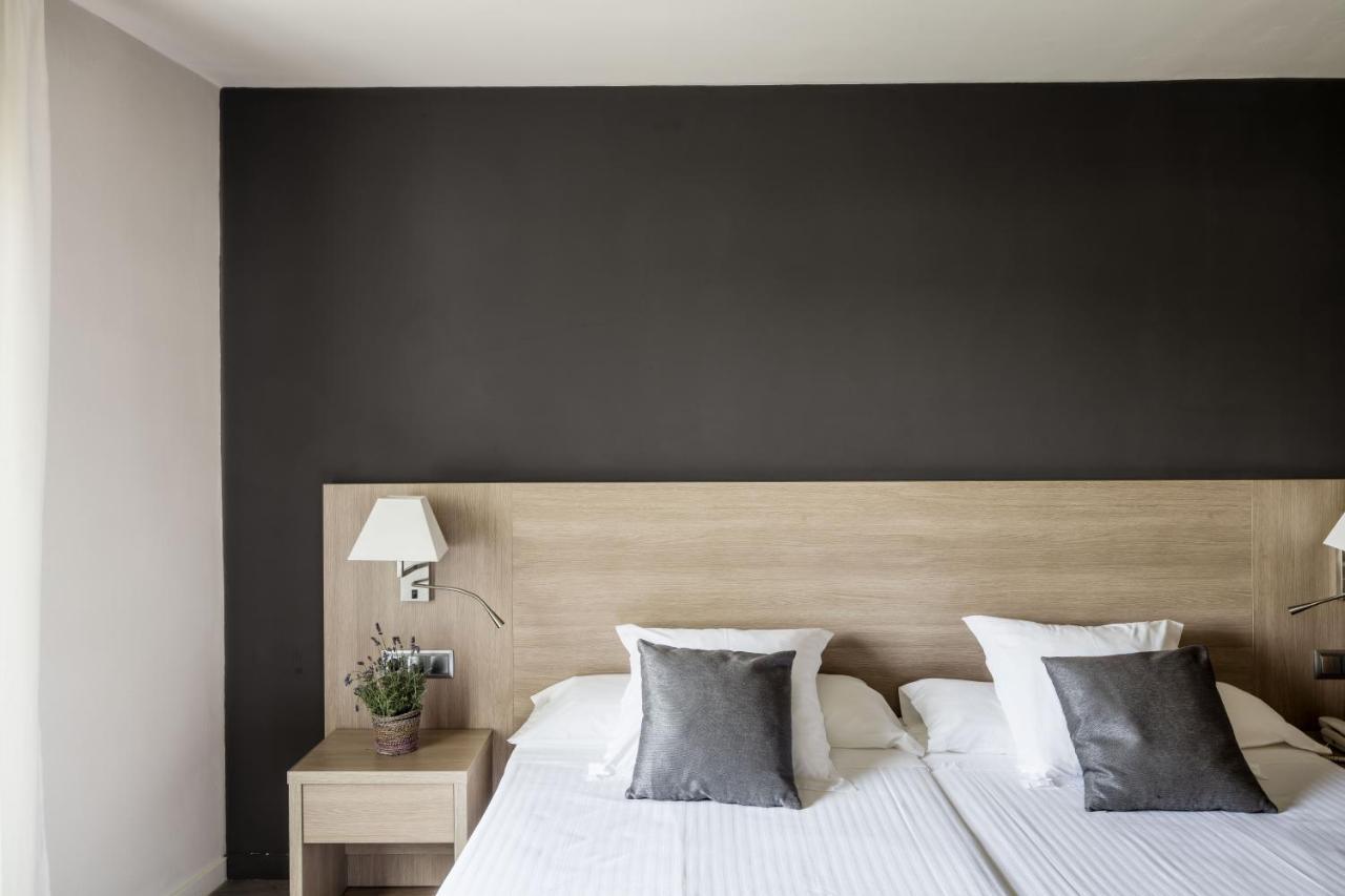 Double or Twin Room Balcony