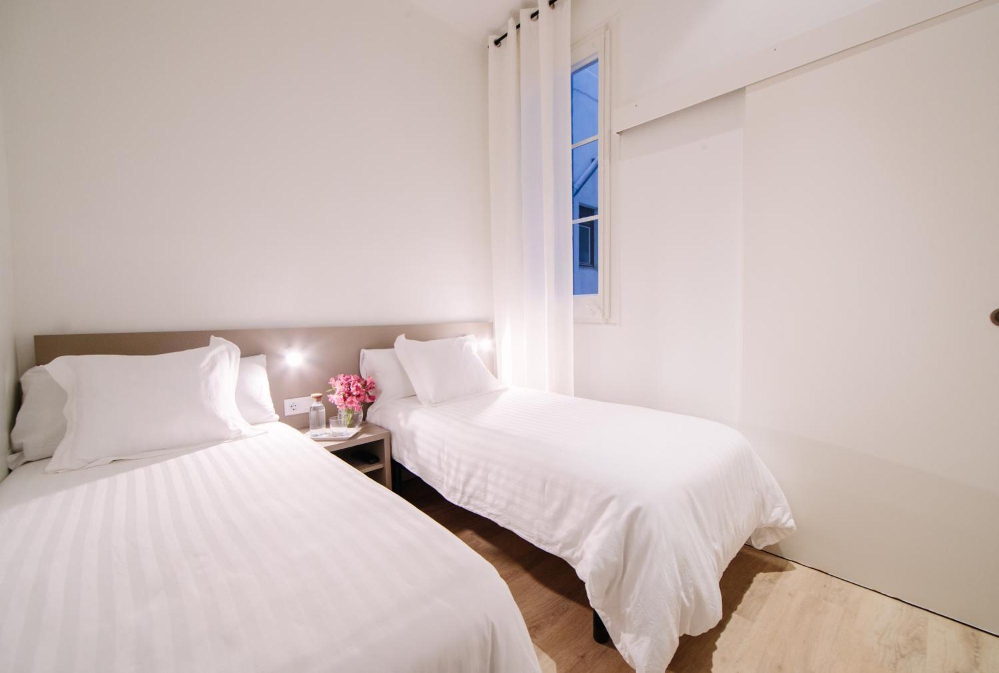 Twin Room,1535646919:JPEG