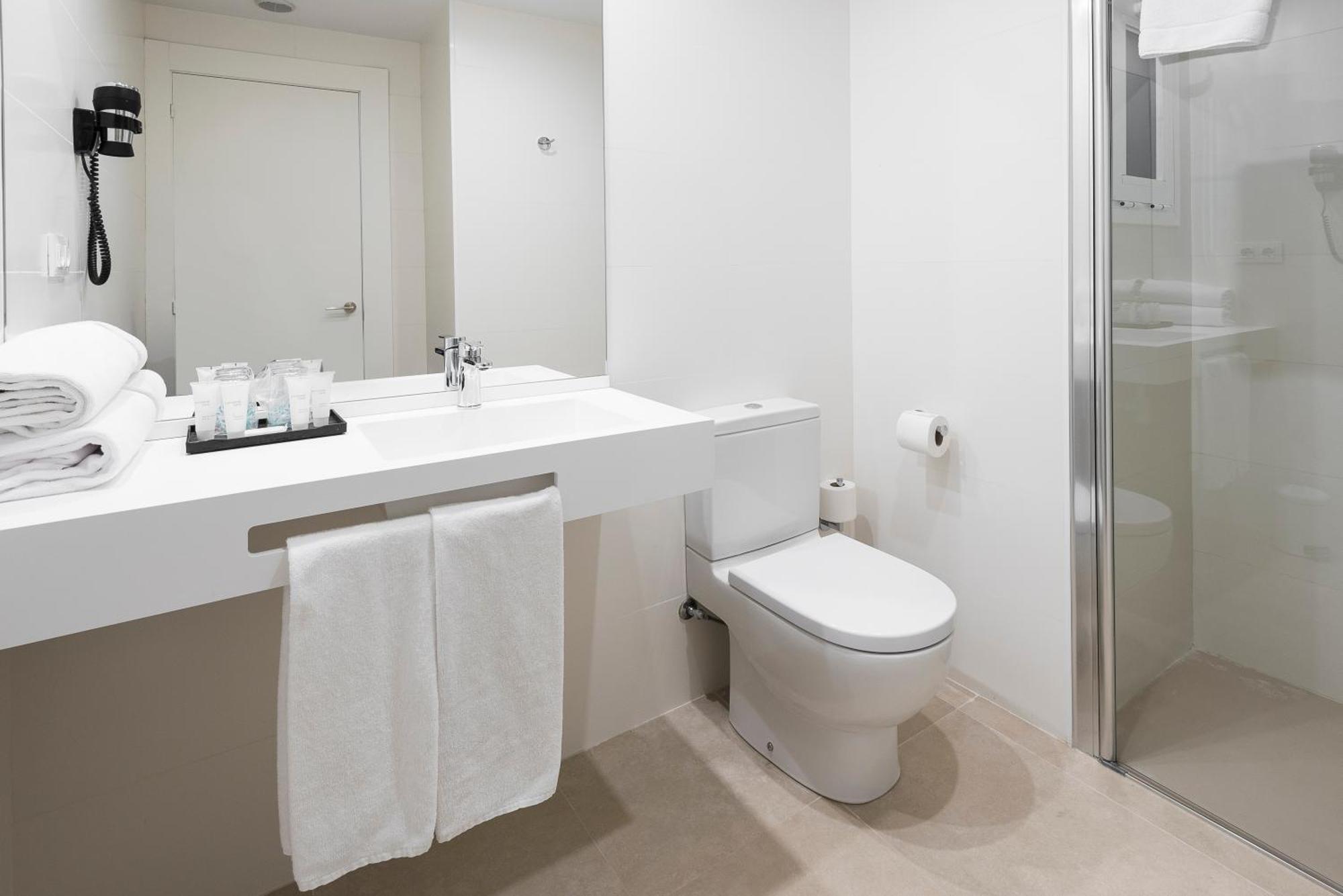 Deluxe Double or Twin Room - Ground Floor,1539781189:JPEG
