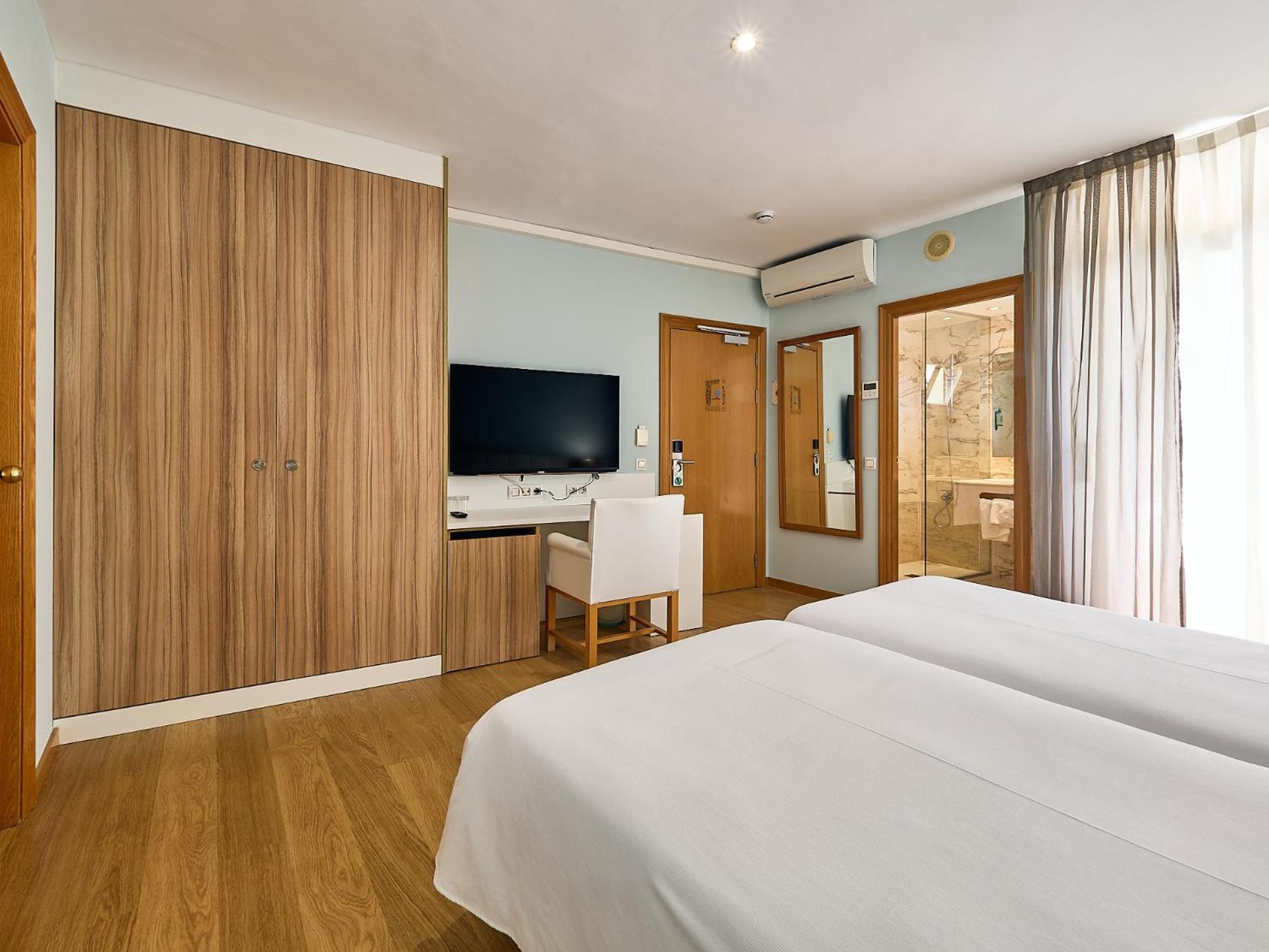 Large Twin Room,1541781133:JPEG