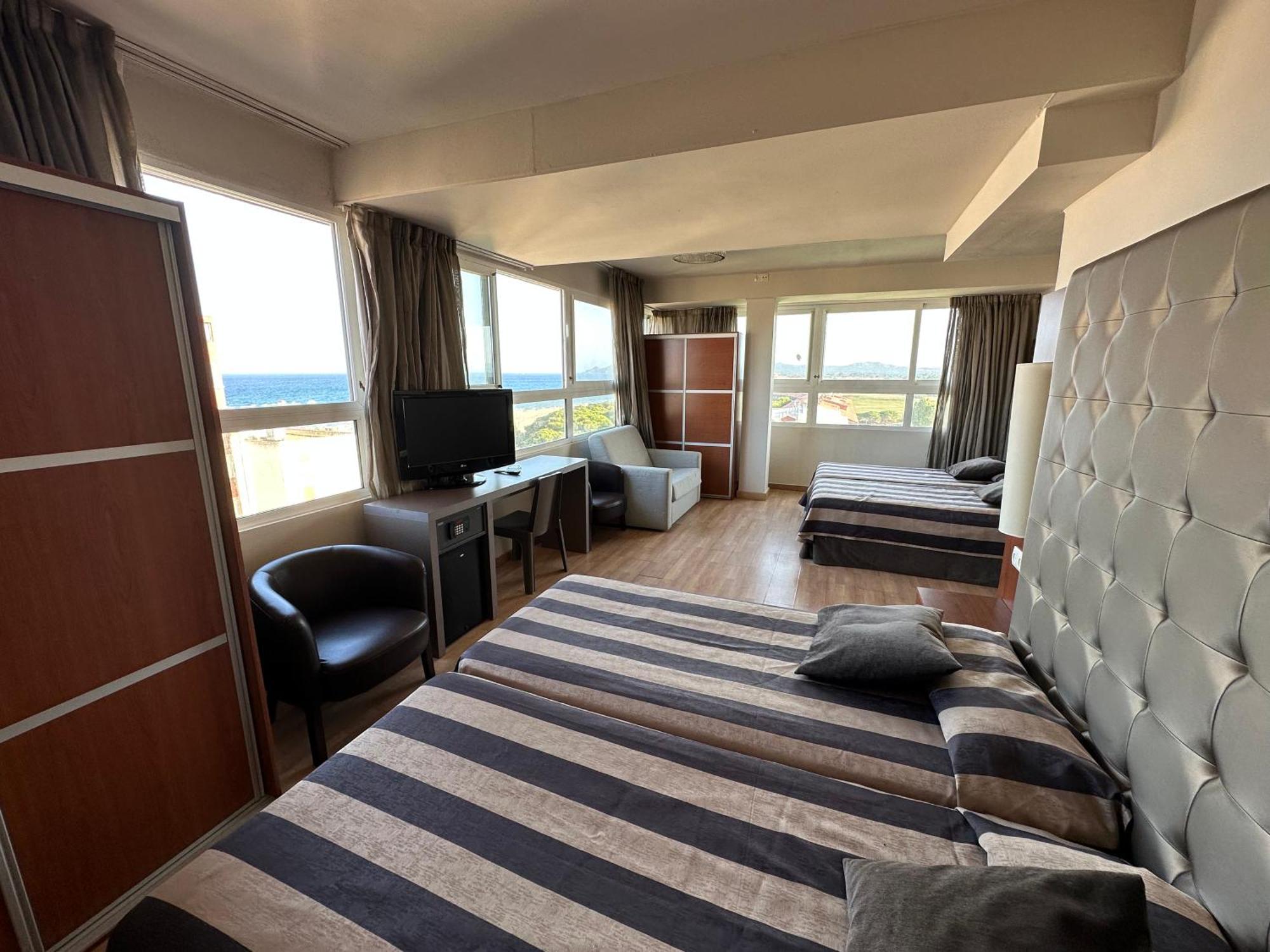 Family Room with no Terrace,1588148495:JPEG