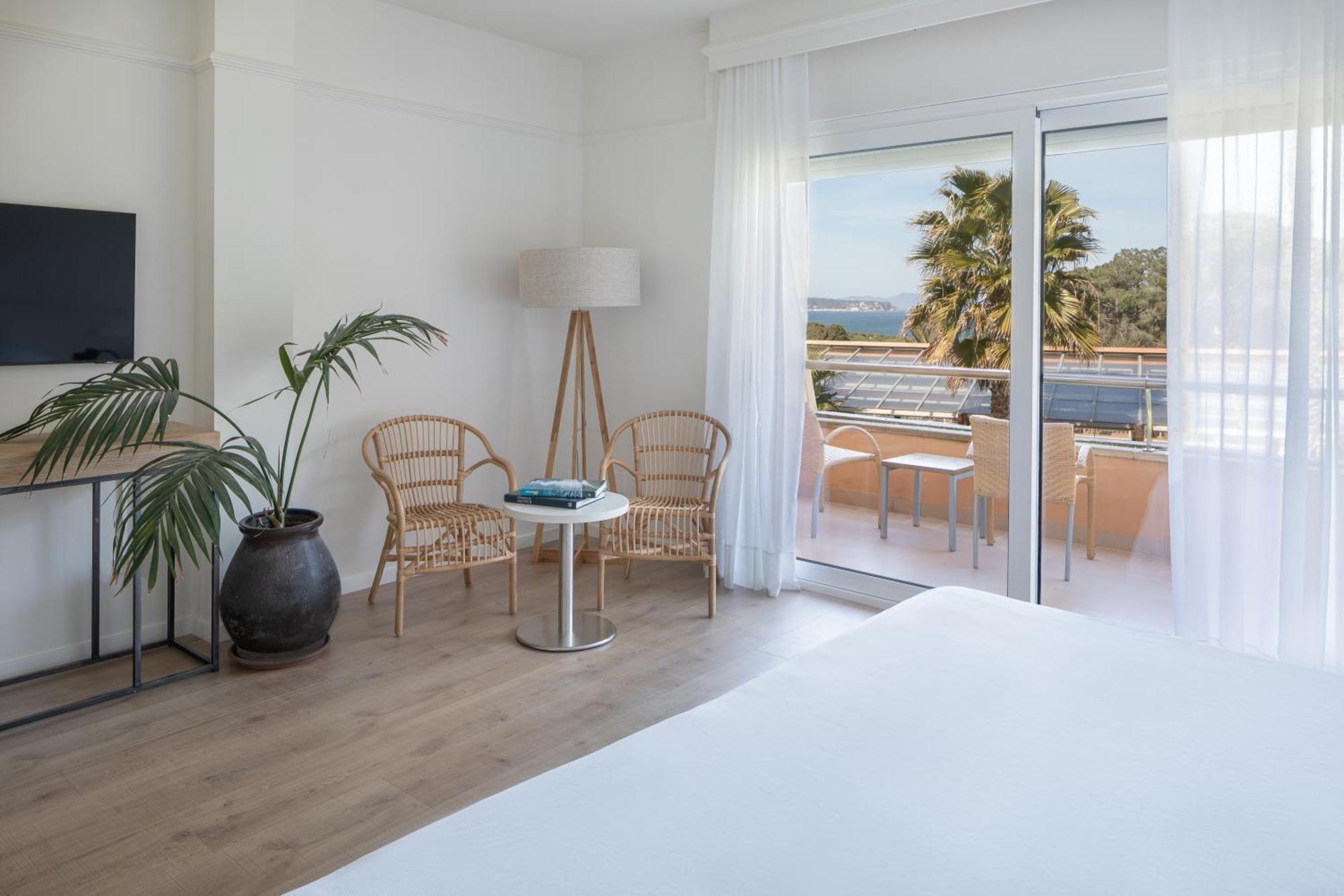 Double Room with Sea View,1587498201:JPEG