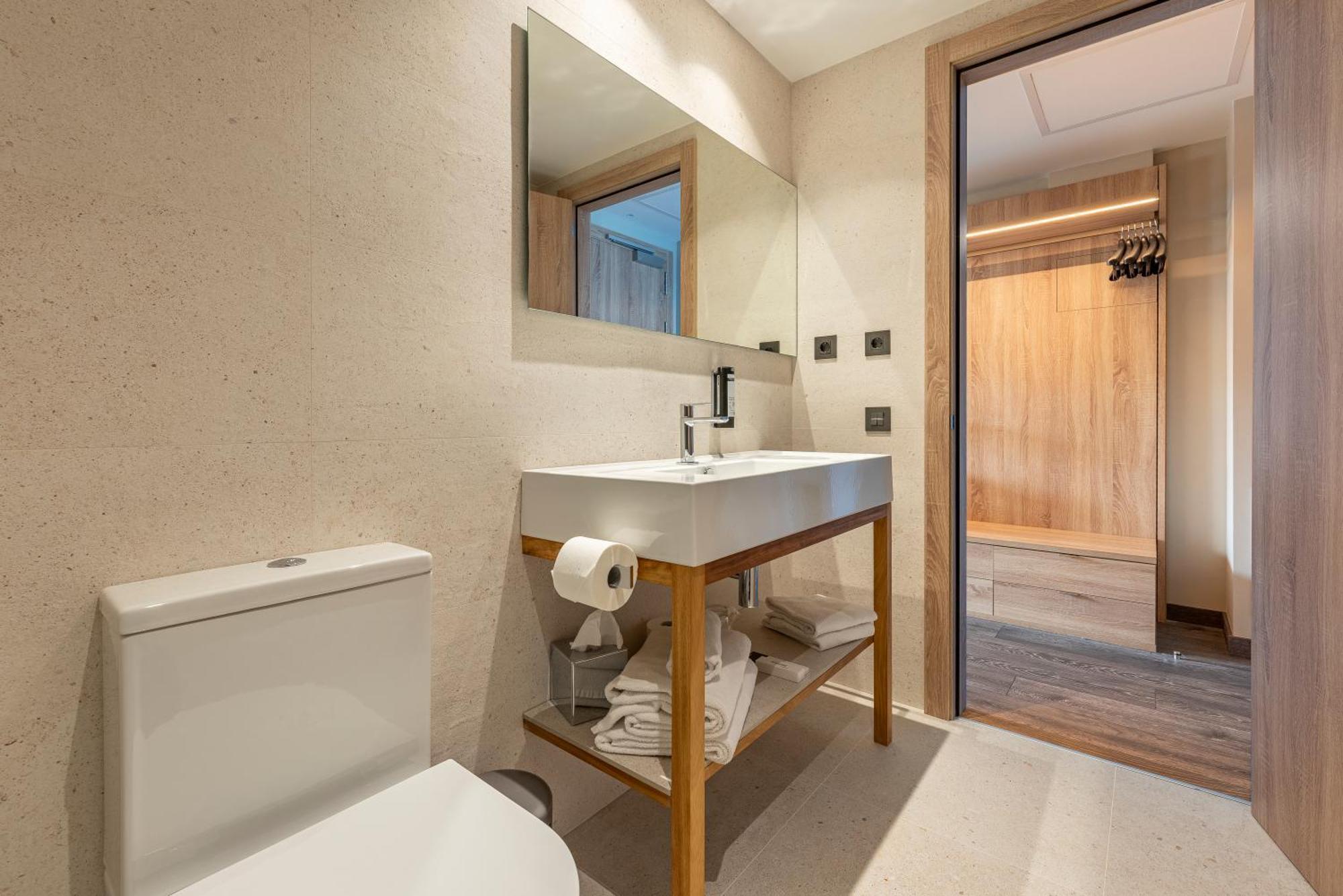 Chambre Double avec Terrasse - Vue sur Piscine