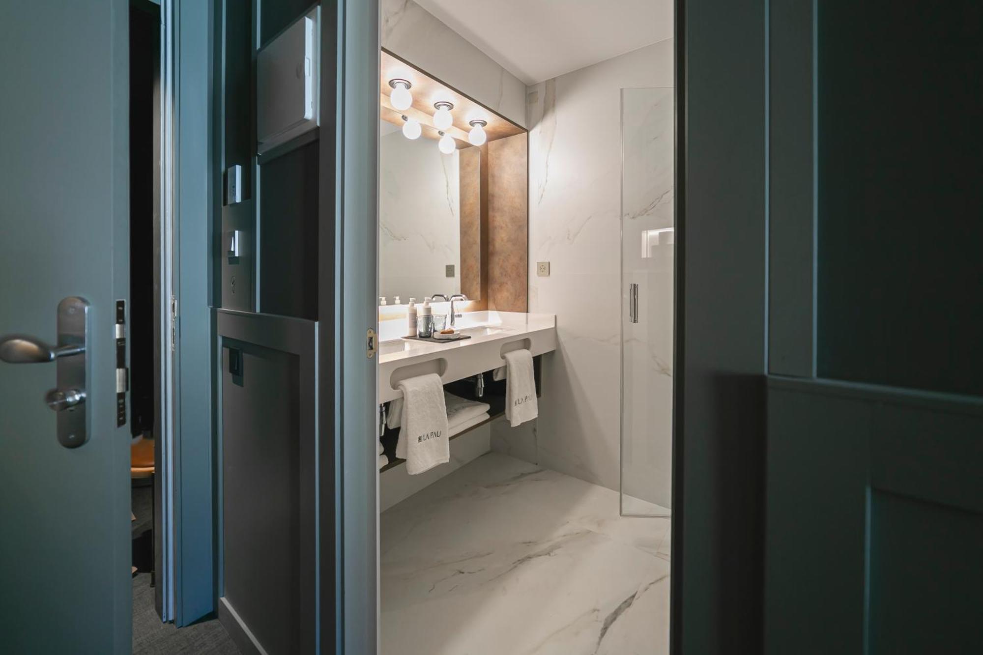Superior Double Room,1580845579:JPEG