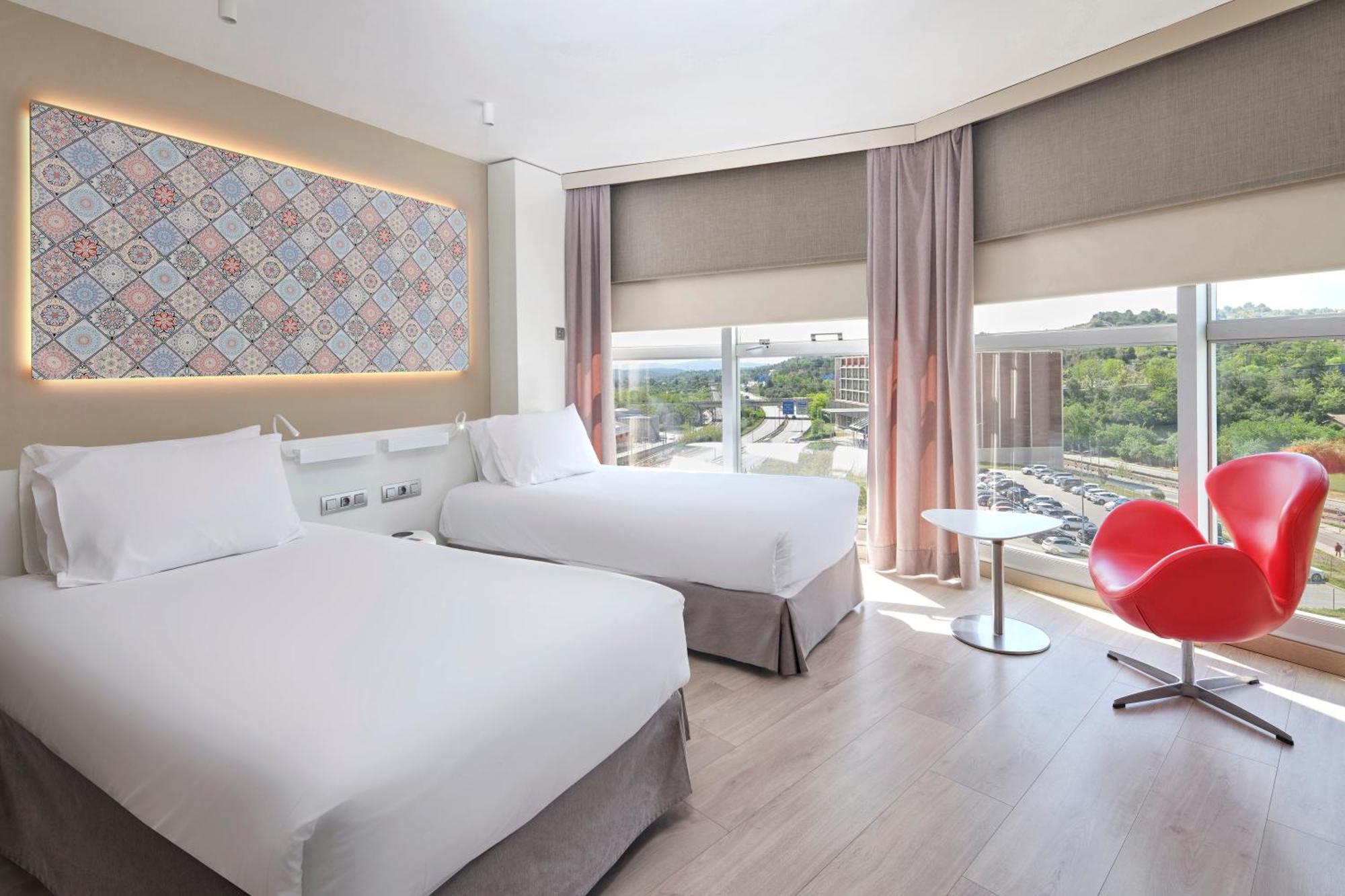 Two Connecting Double Rooms (2 Adults + 2 Children),1584394570:JPEG