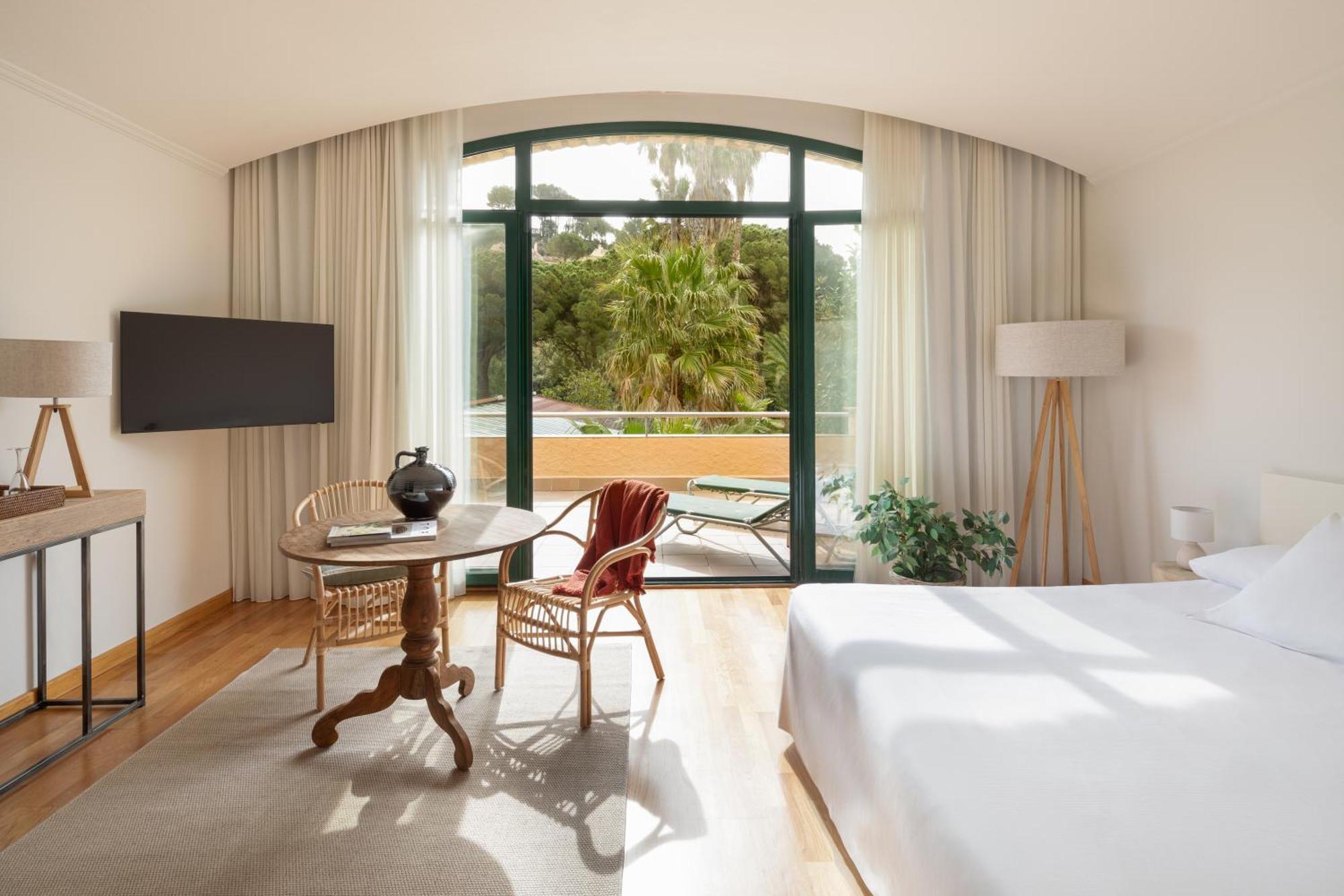 Junior Suite with Balcony,1587498208:JPEG
