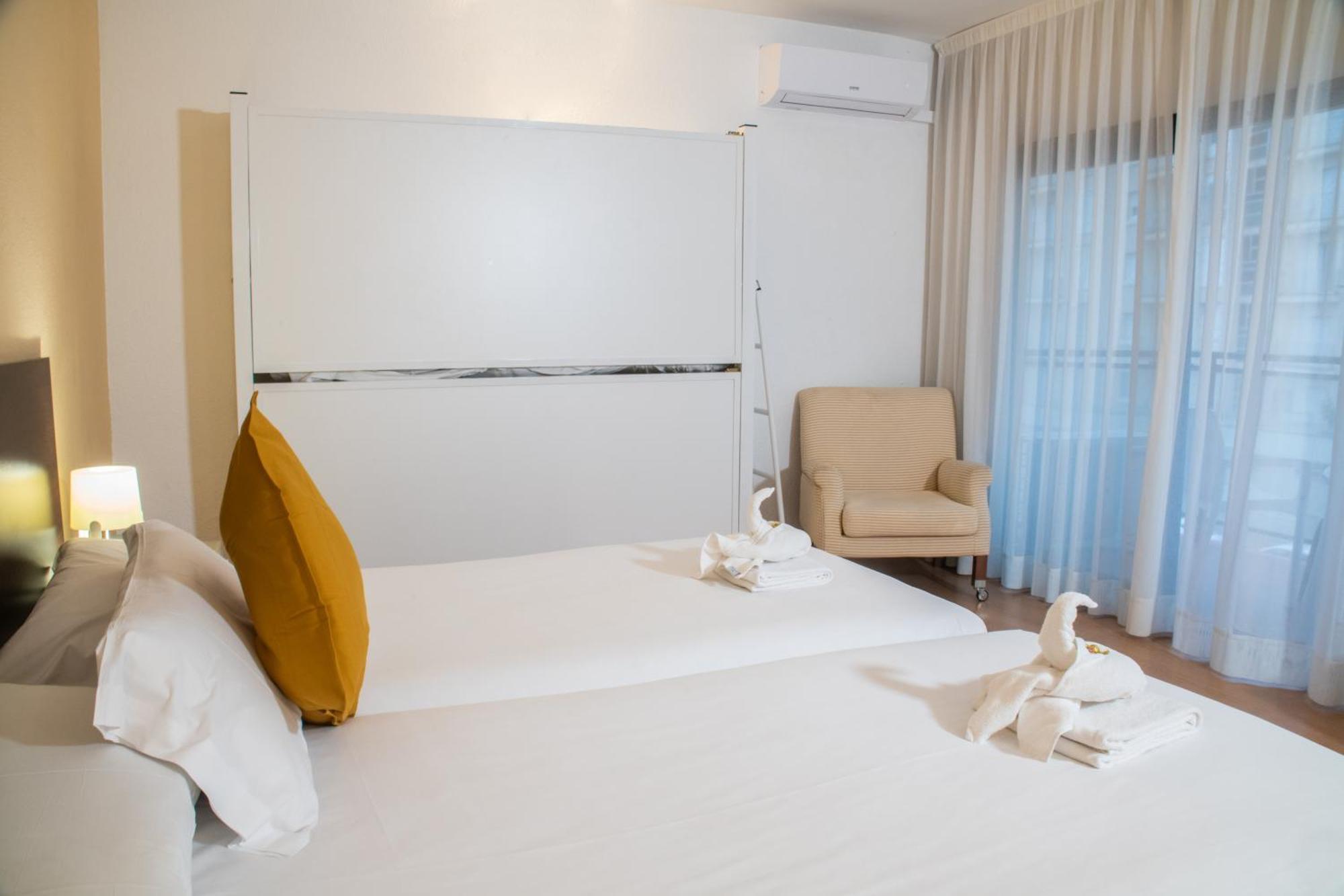 Double or Twin Room Side Sea View,1588072204:JPEG