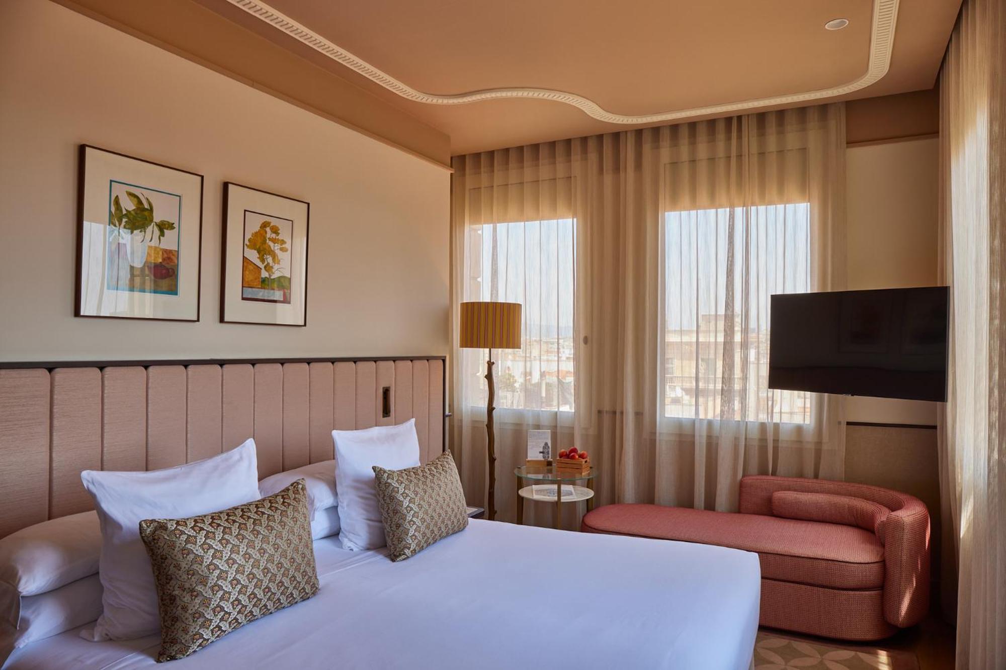 Deluxe Corner Room,1618816989:JPEG