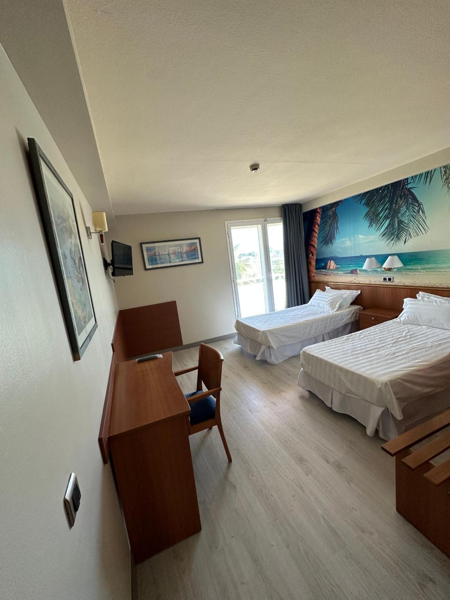Twin Room,1620576960:JPEG