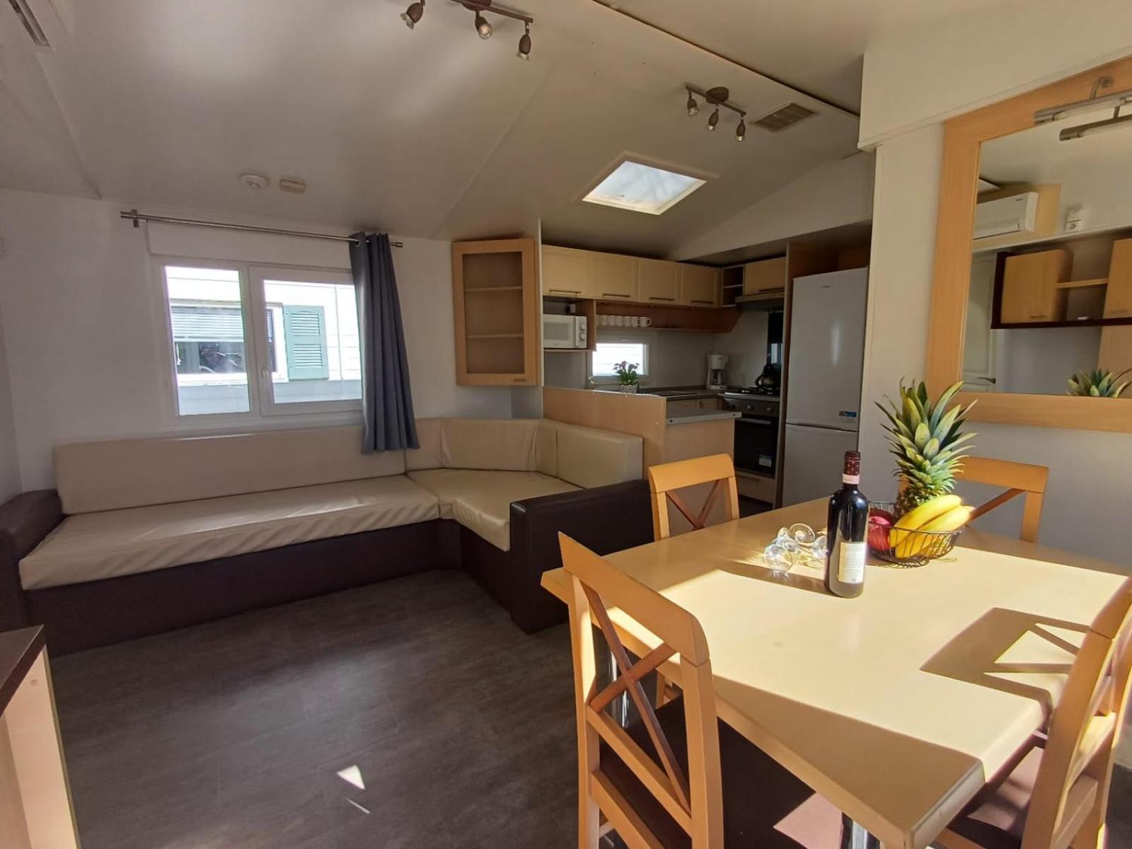 Mobile Home,1621458756:JPEG
