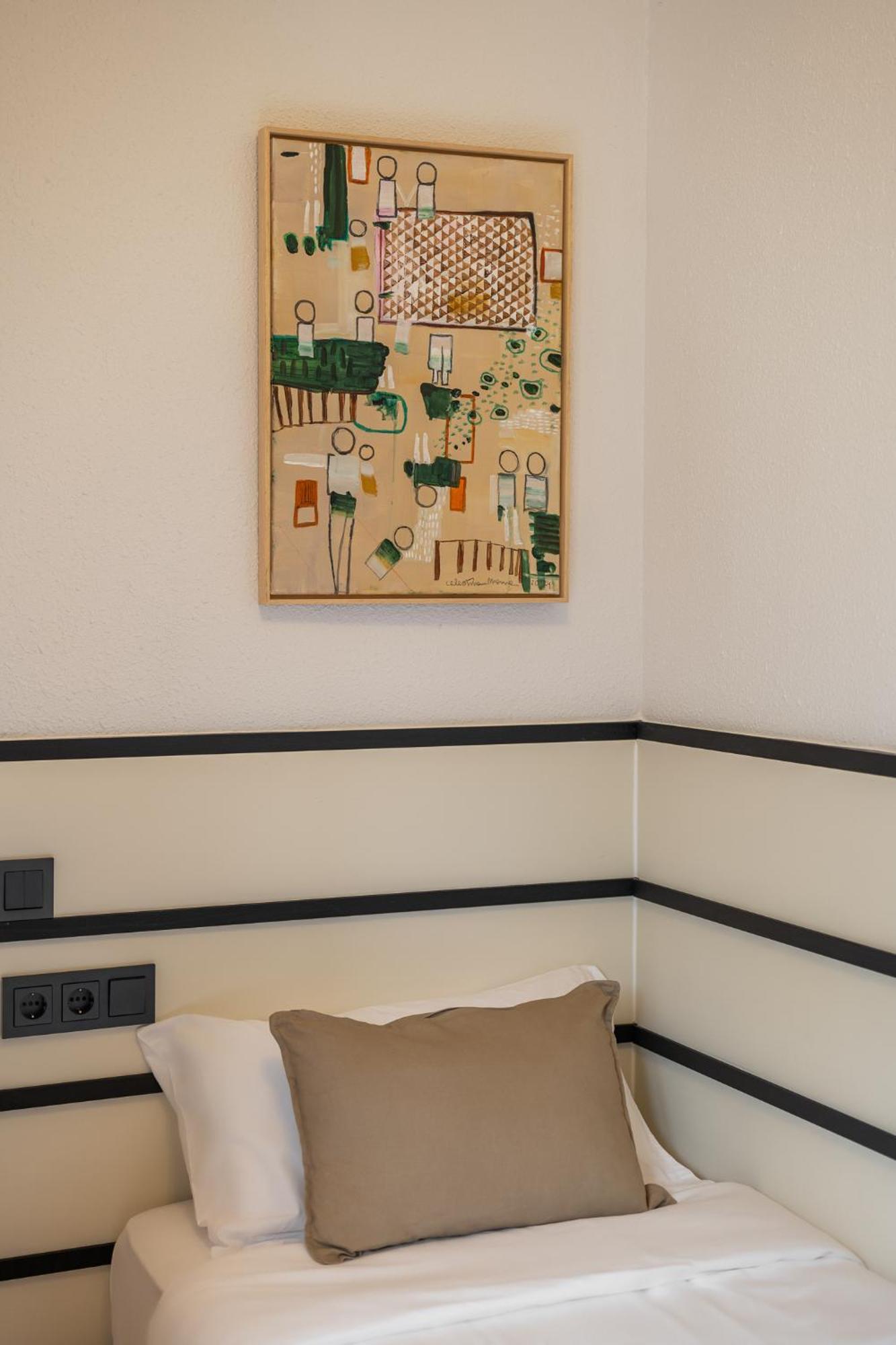Standard Single Room,1634363566:JPEG