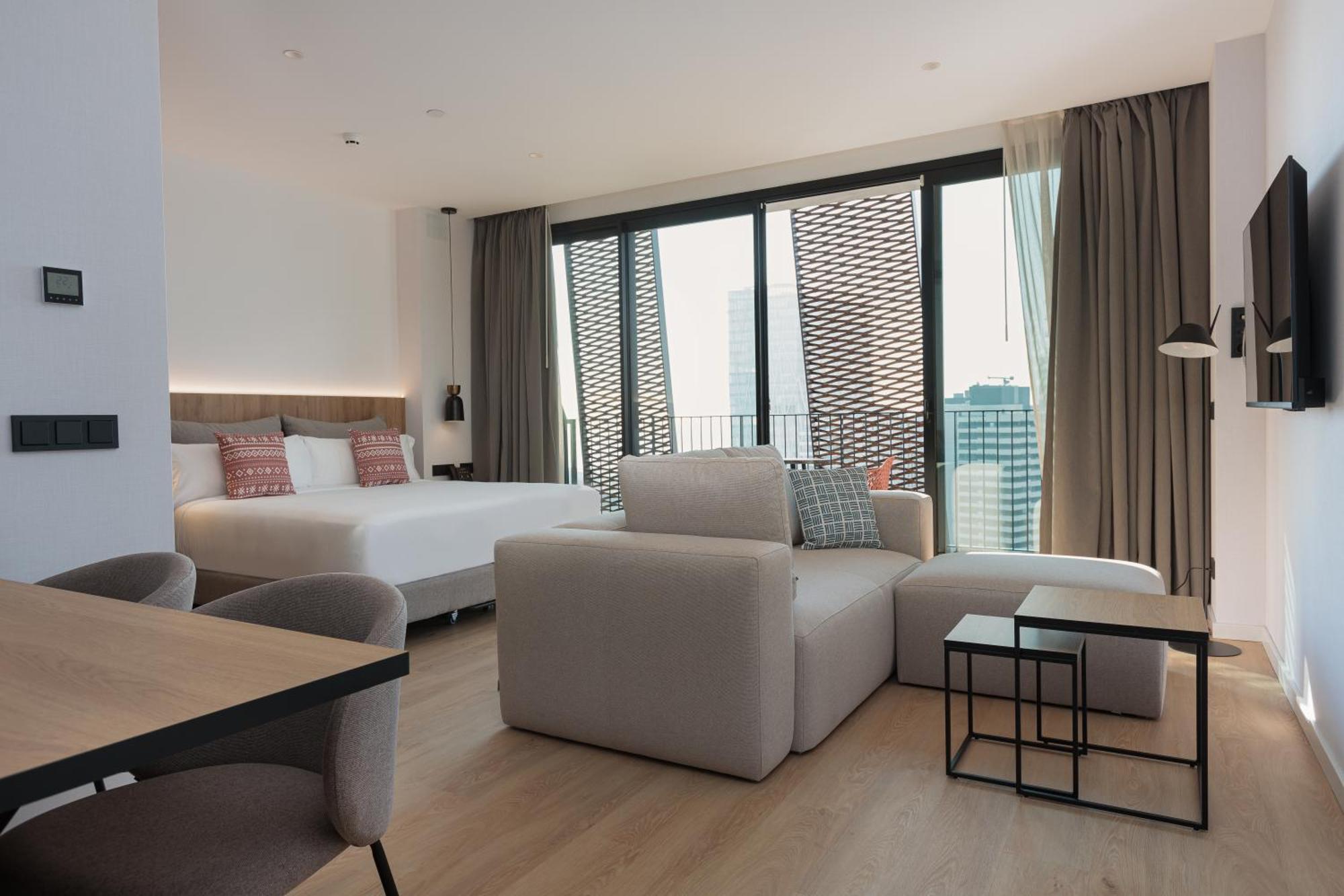 Executive Queen Suite,1639443548:JPEG