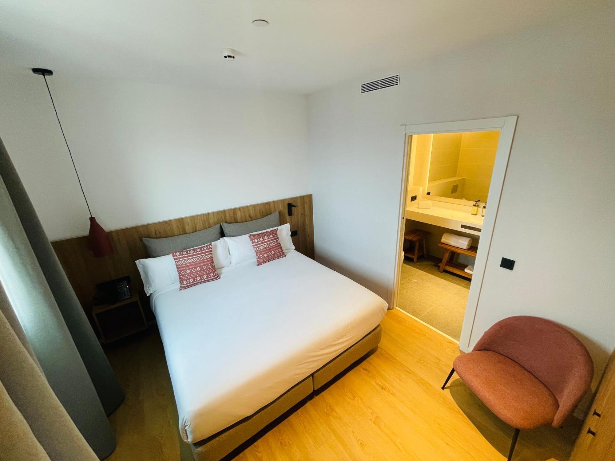 Two-Bedroom Apartment City View,1639459730:JPEG