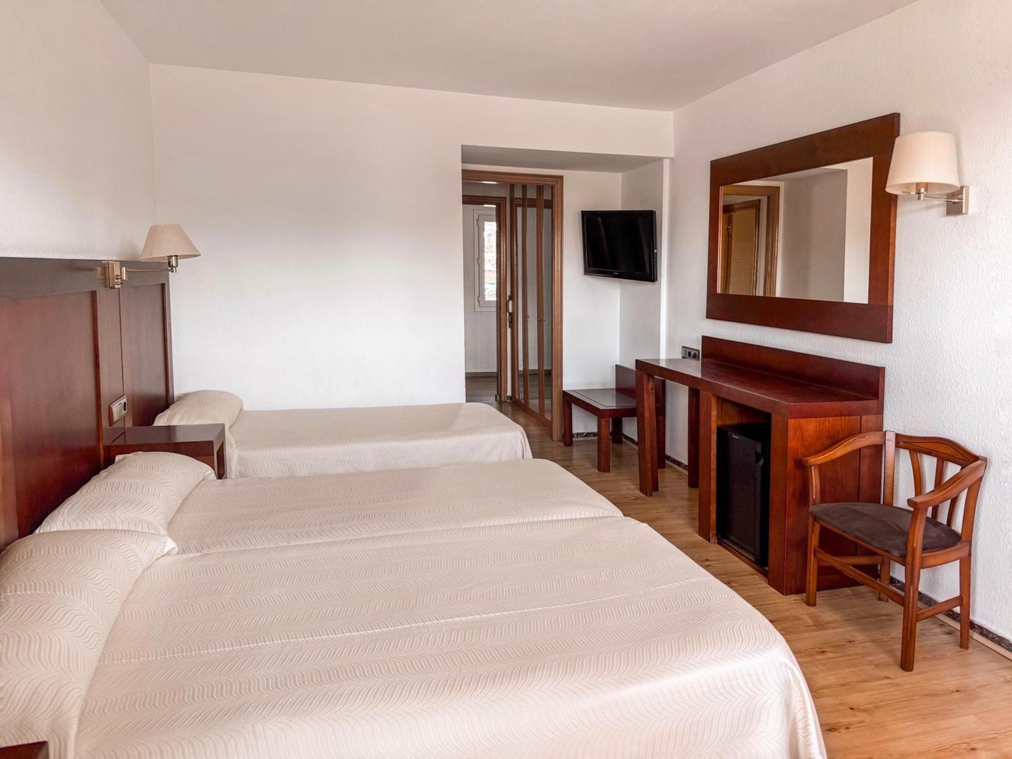 Quadruple Room,1659459293:JPEG