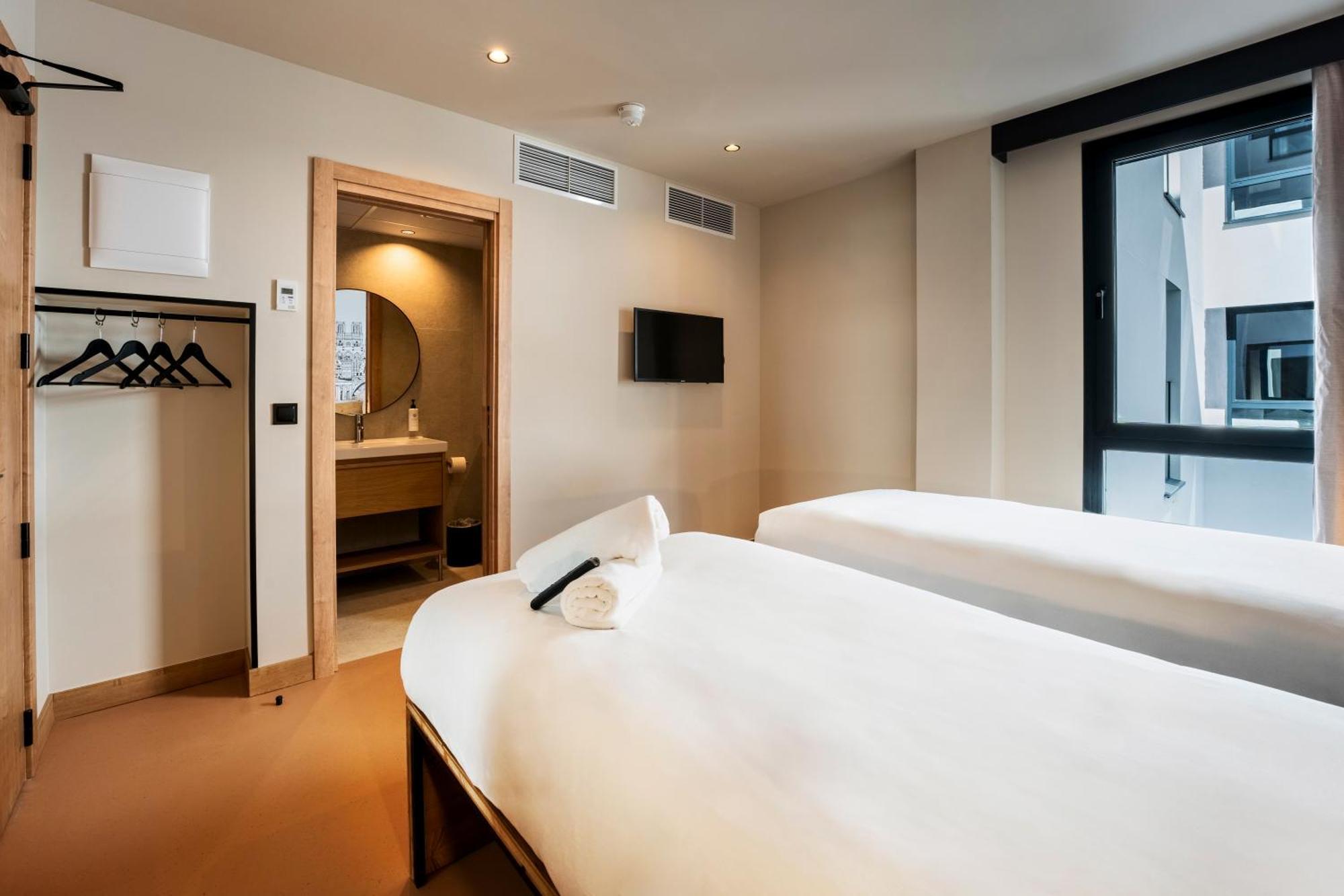 Twin Room,1670229912:JPEG