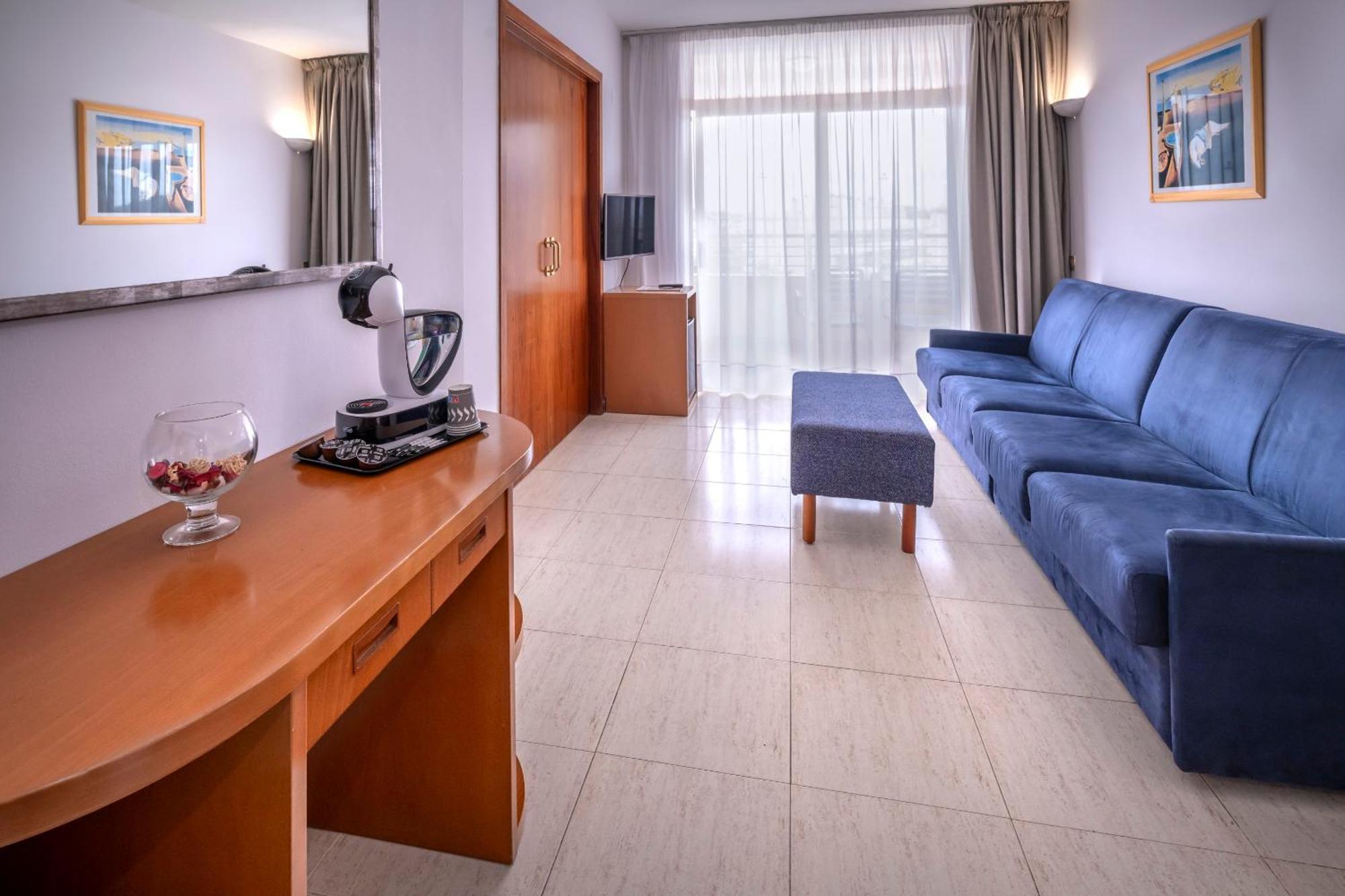 Suite with Balcony,1681714052:JPEG