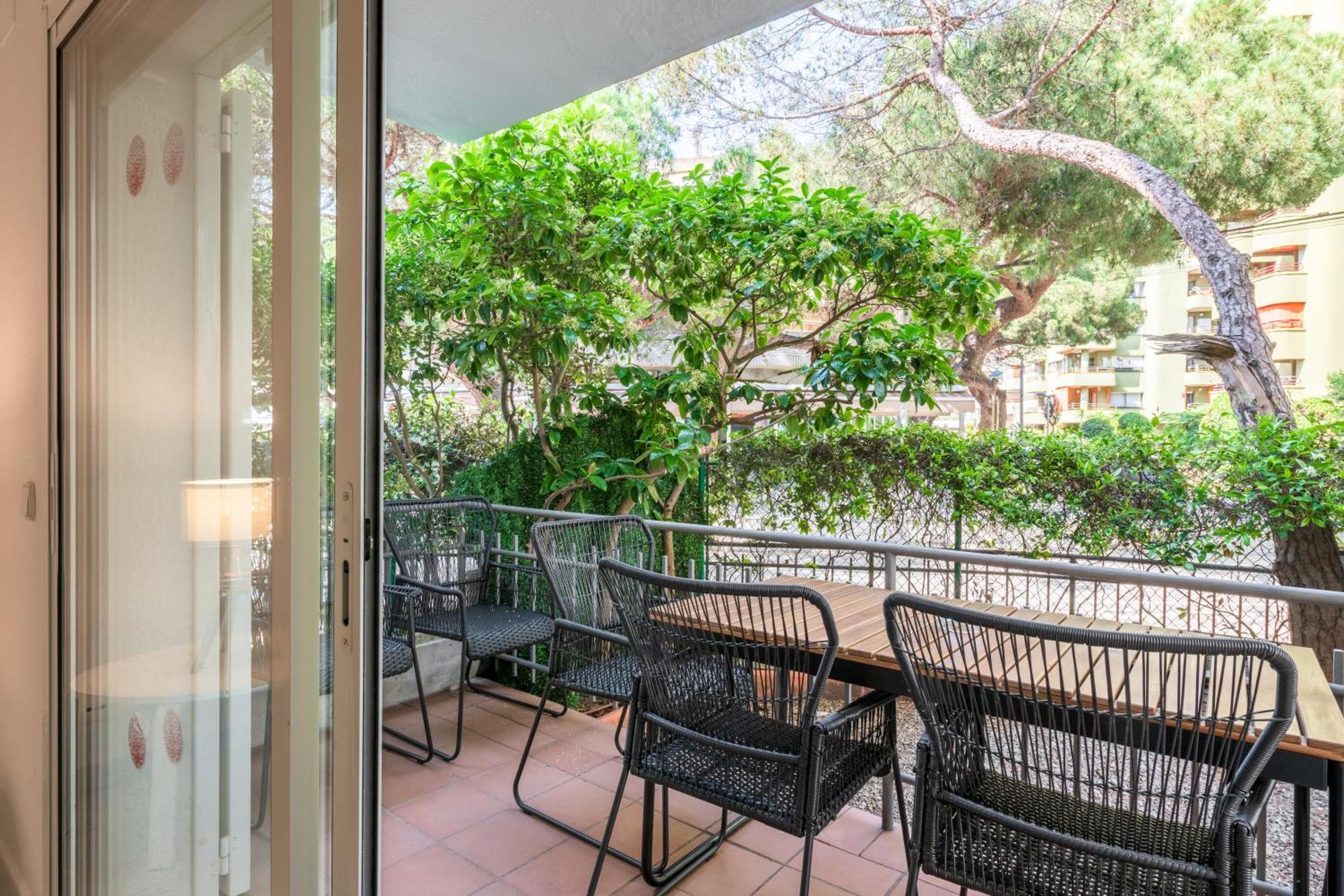 Apartment Terrace Garden,1688808486:JPEG