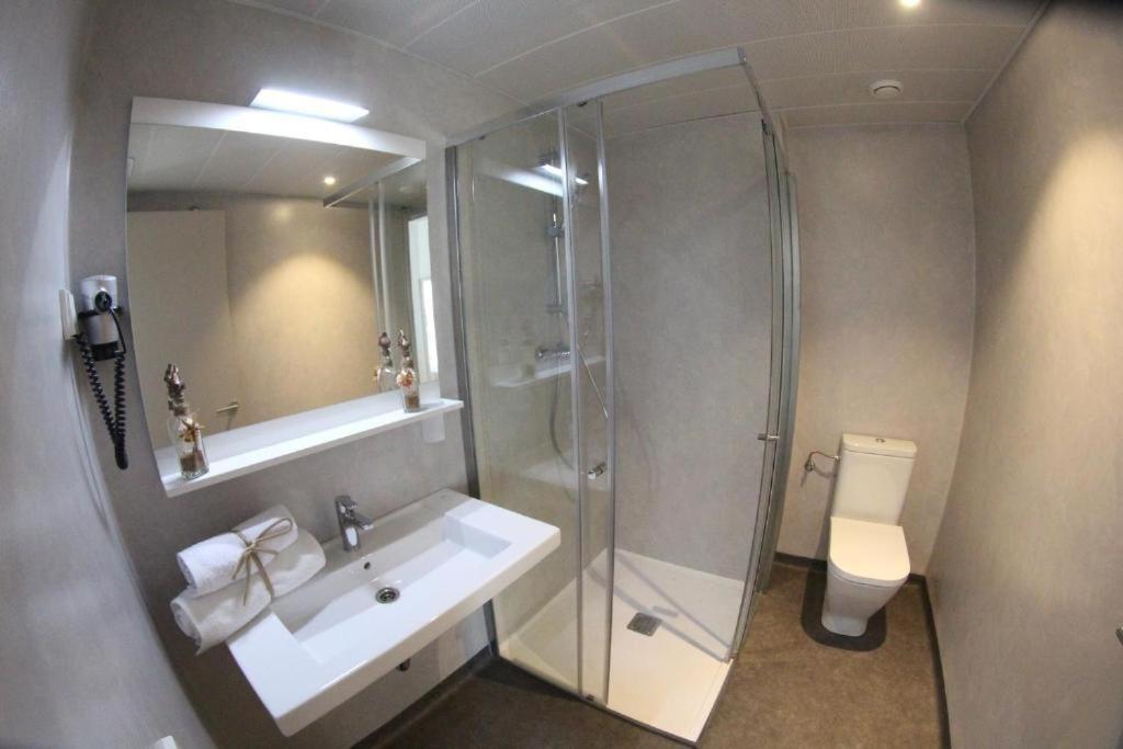 Deluxe Suite with Sea View,1699080722:JPEG