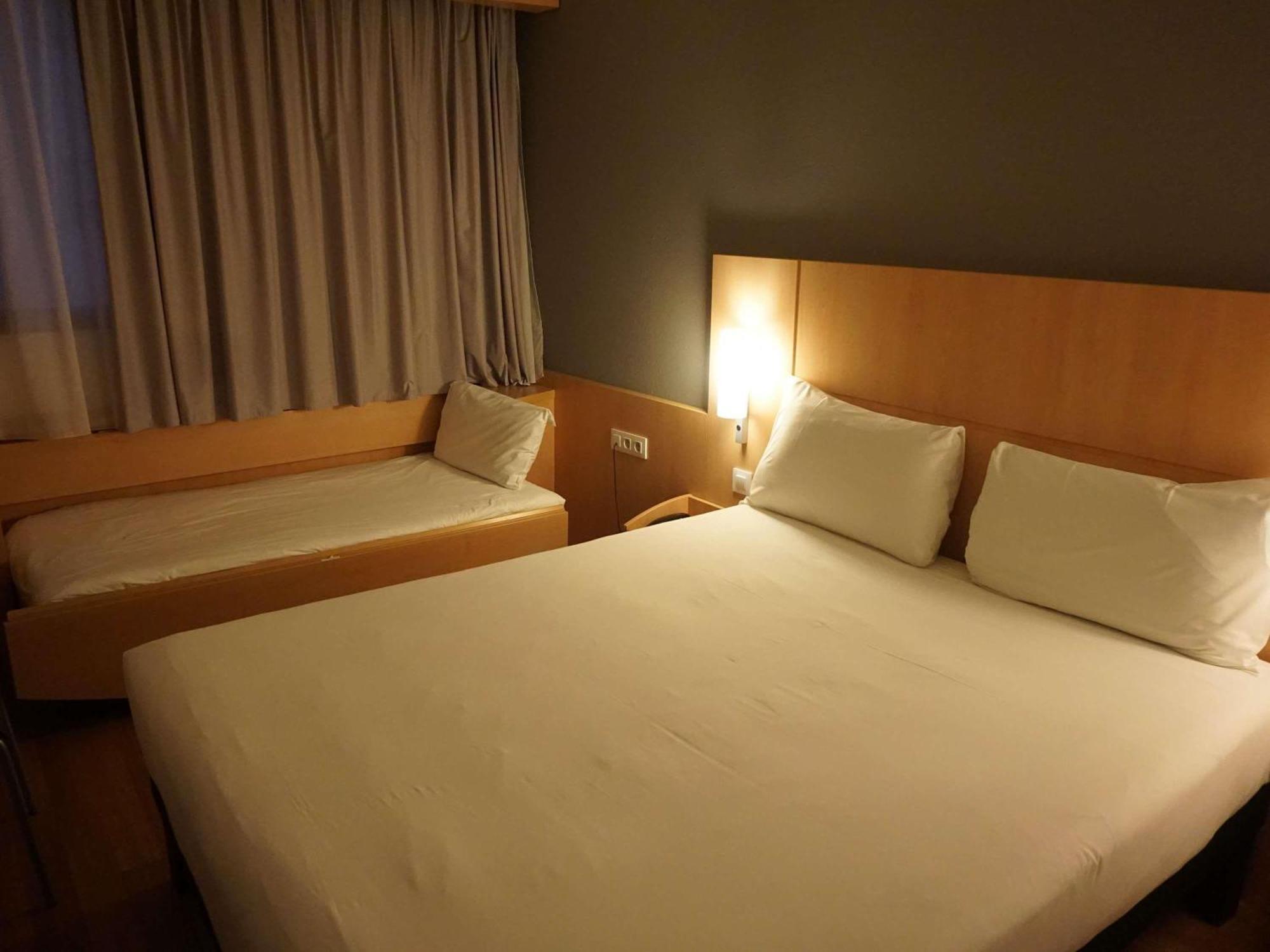 Triple Room,1717026949:JPEG