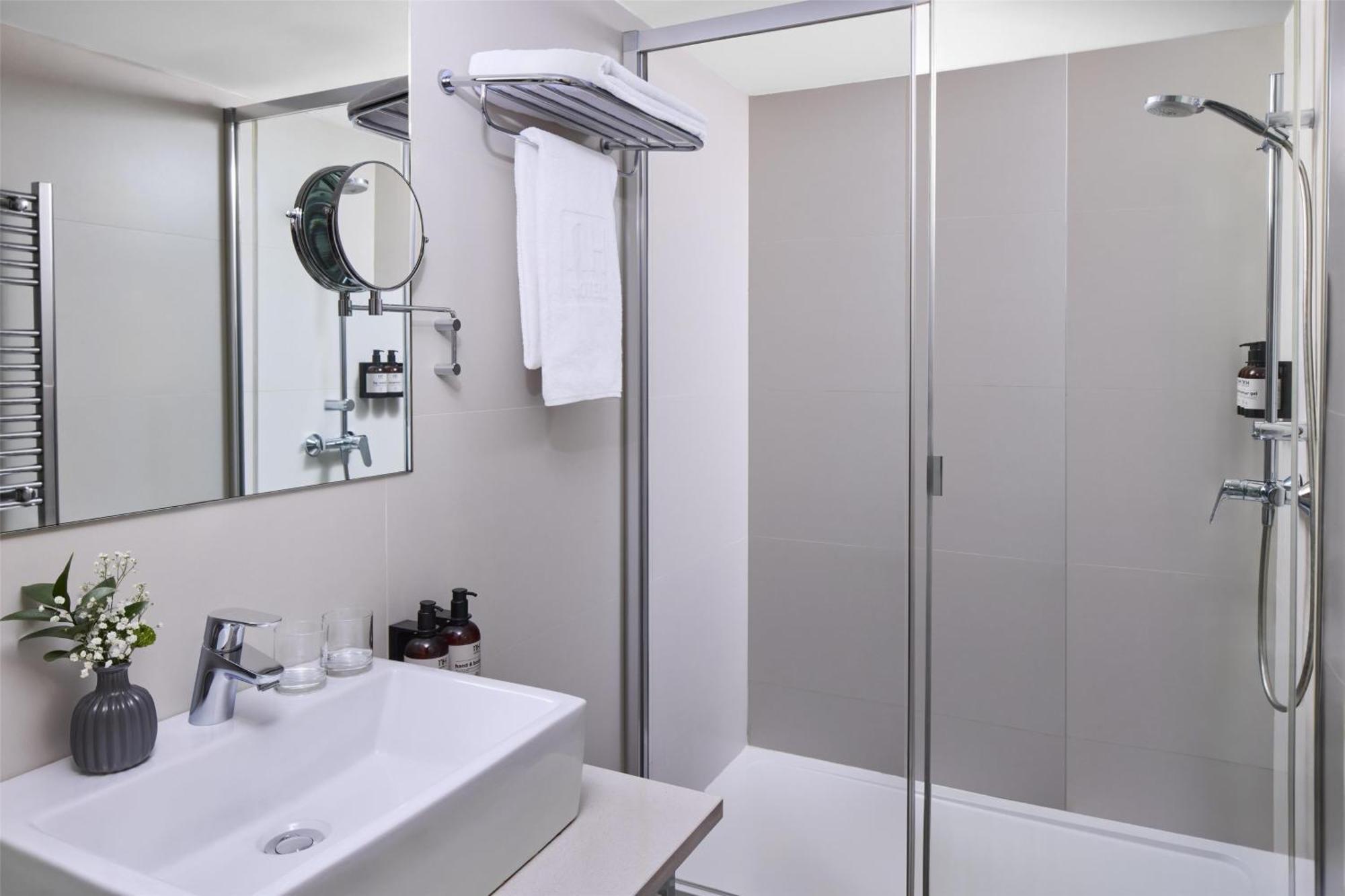 Standard Double or Twin Room,1742584758:JPEG