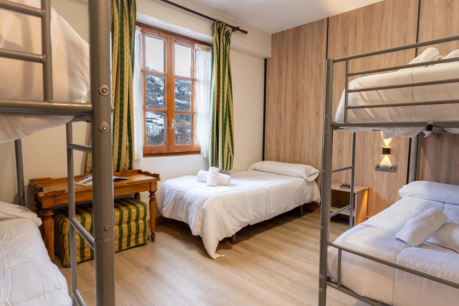 Economy Triple Room
