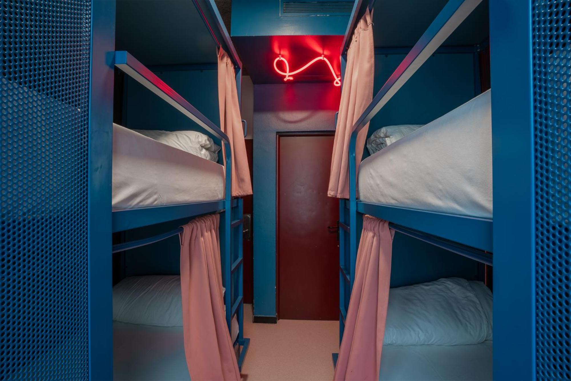 Bed 4 beds Room Private Bathroom AirC,1742877695:JPEG