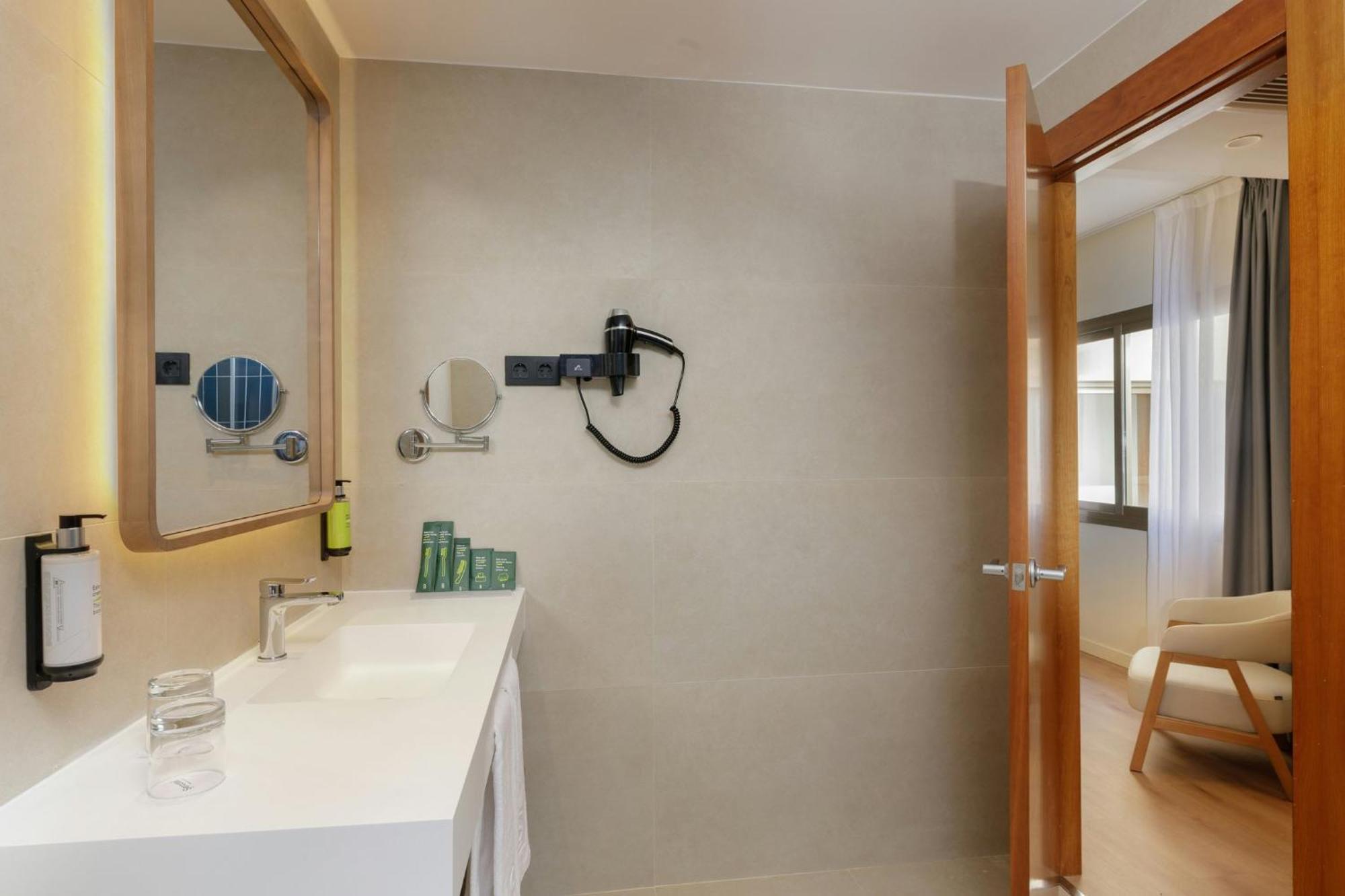 Clasic Twin Room Balcony,1756399651:JPEG