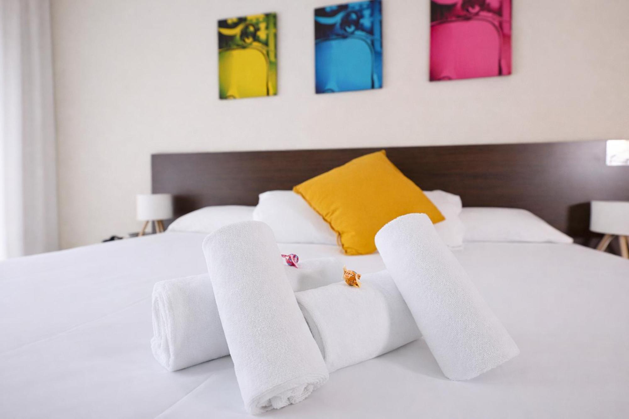 Double Room with Balcony,1756512545:JPEG
