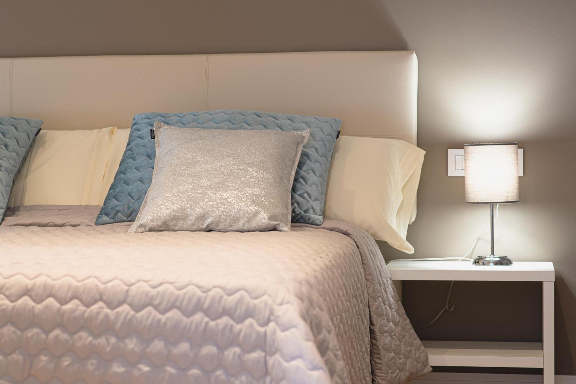 One-Bedroom Apartment,1758313822:JPEG