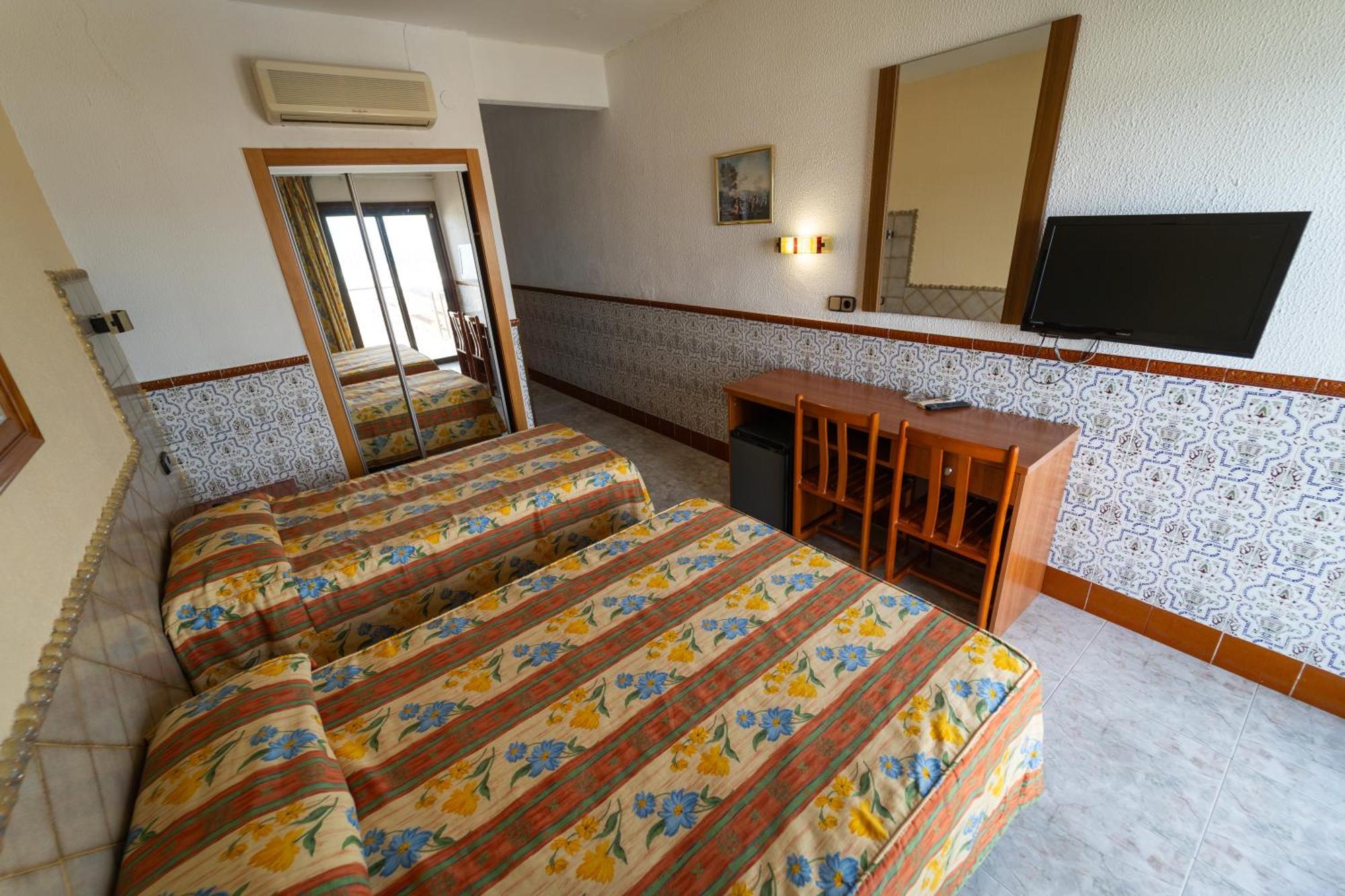 Quadruple Room,1758346230:JPEG