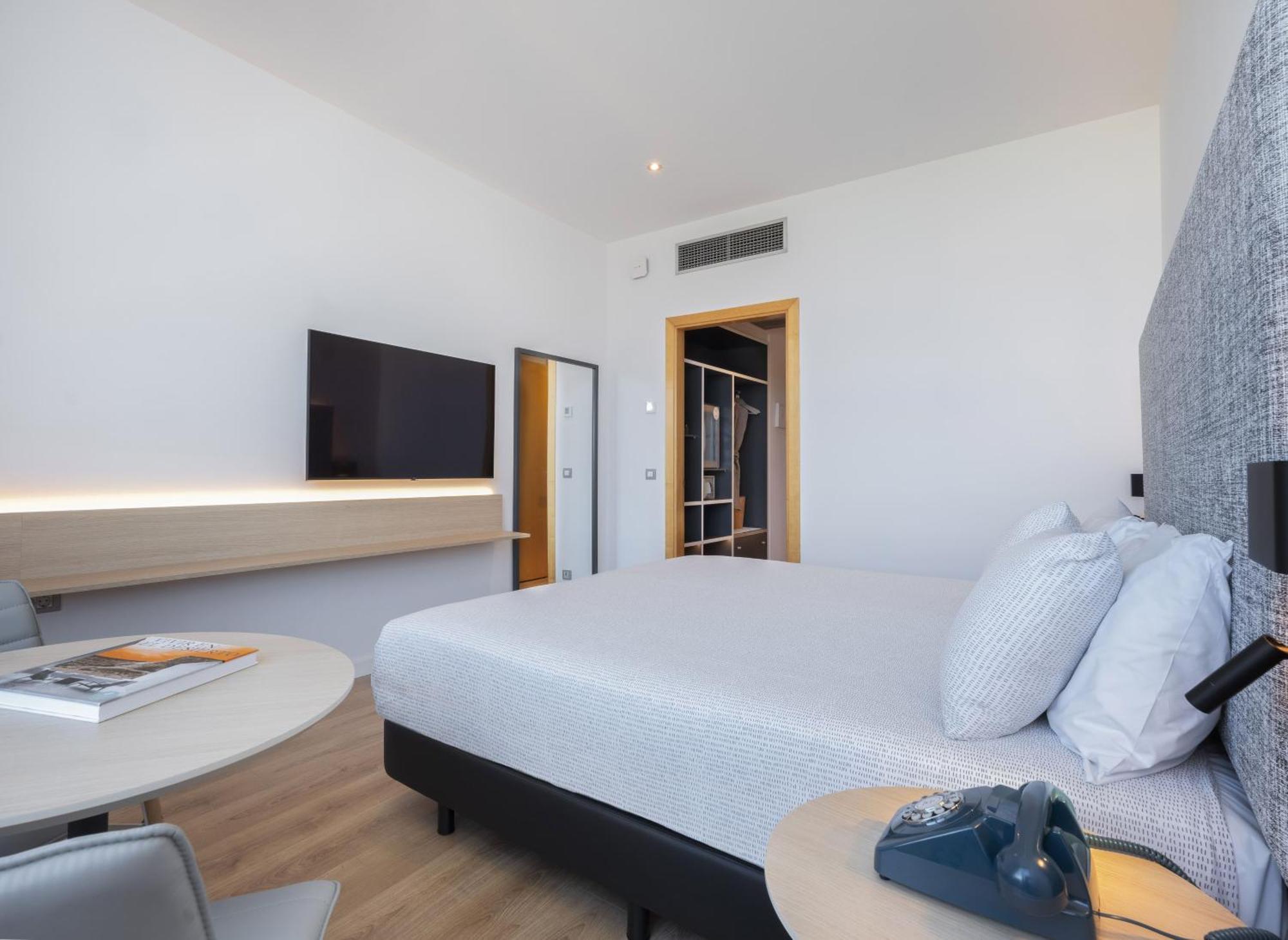 The Studio King Bed,1765153025:JPEG