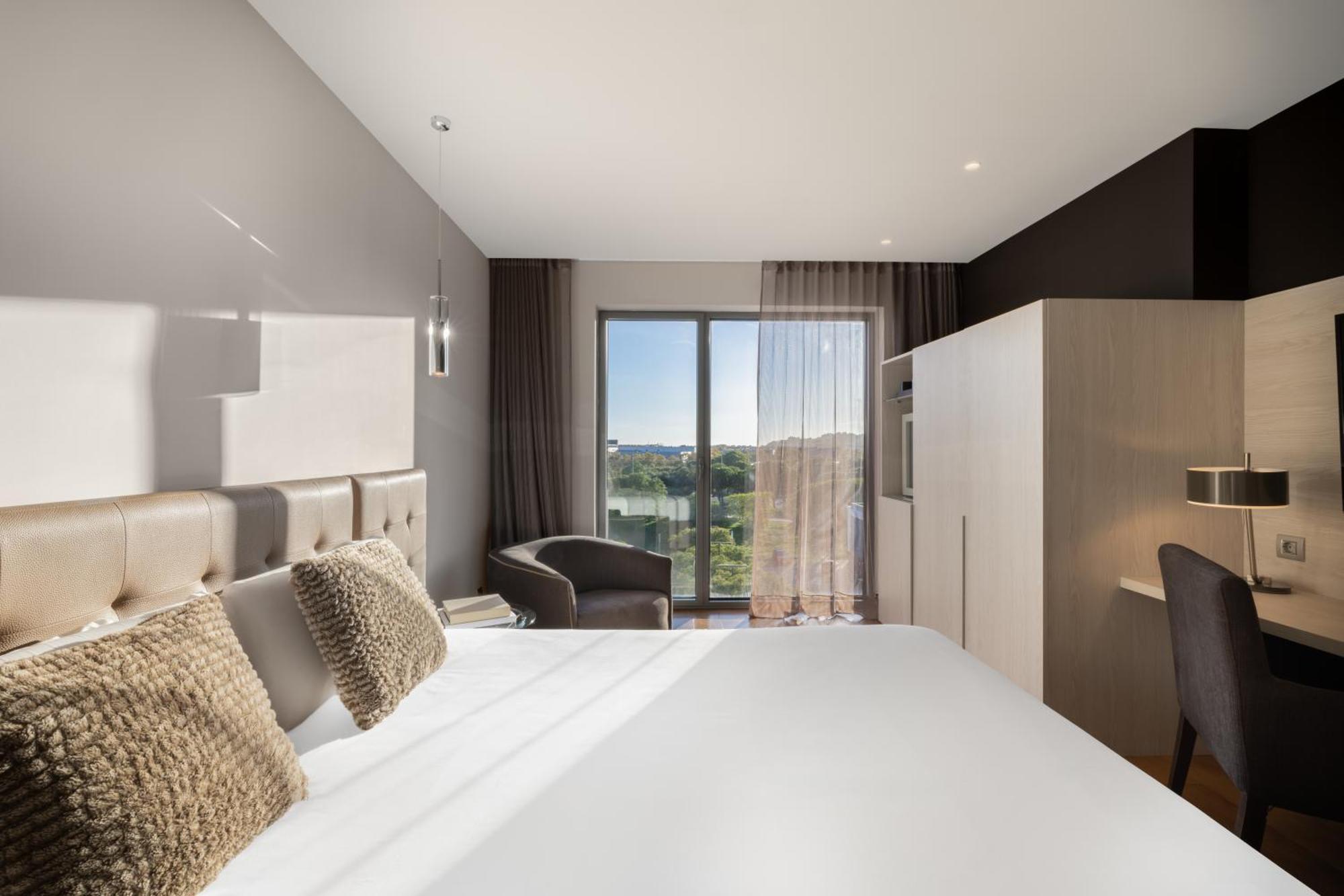 Double Room,1765153253:JPEG