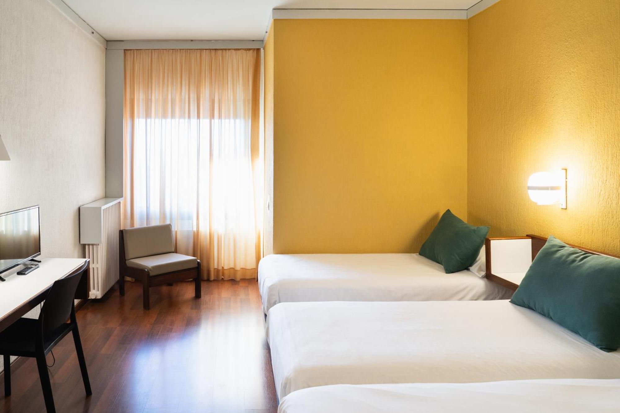 Triple Room,1765189152:JPEG