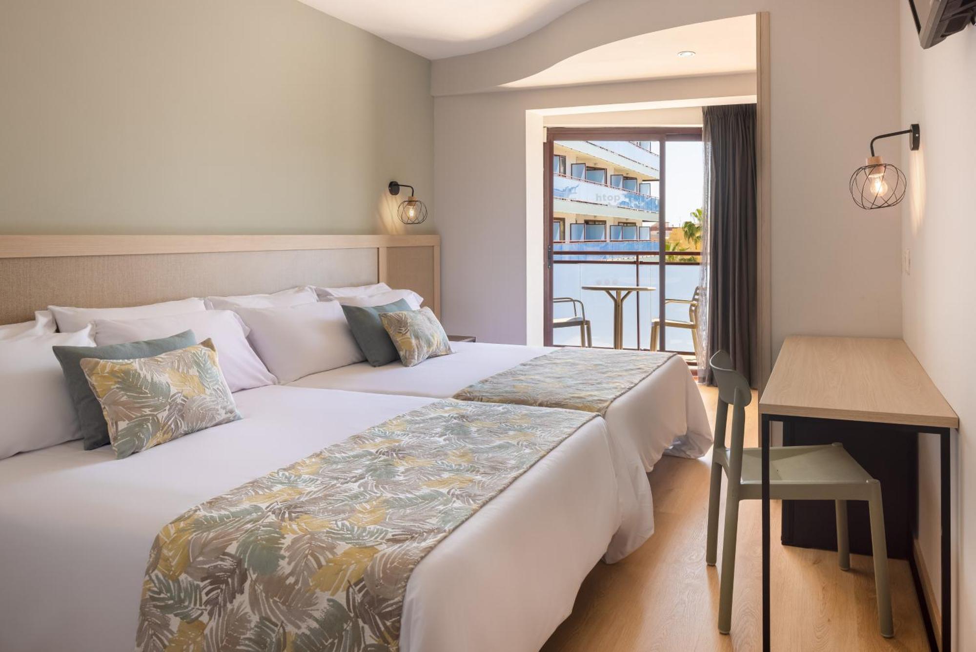 Family Room with Pool View (3 adults + 1 child)