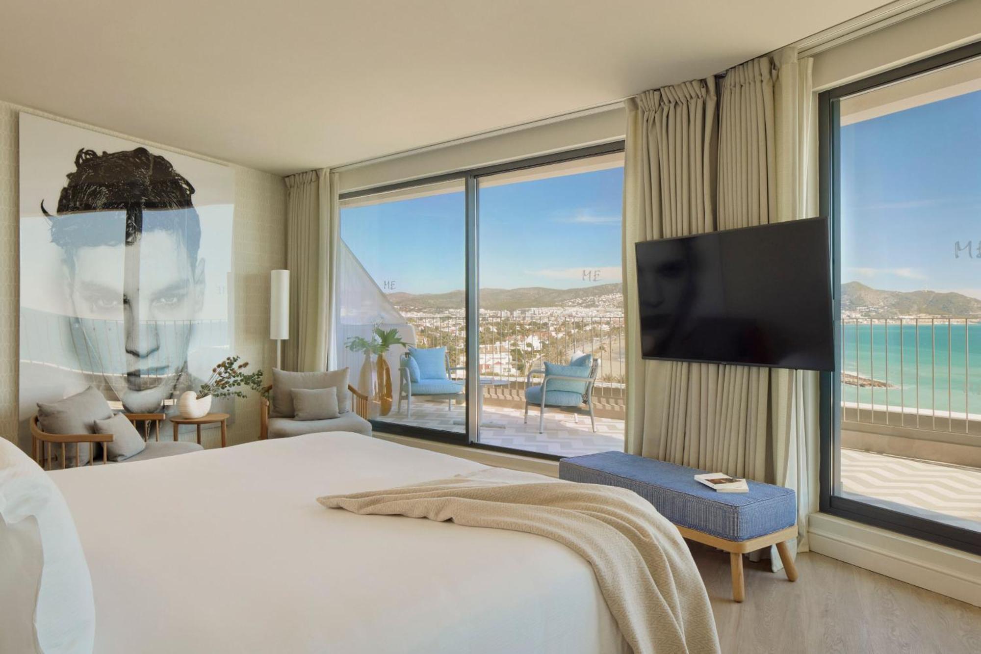 Beyond ME Suite Sea City View